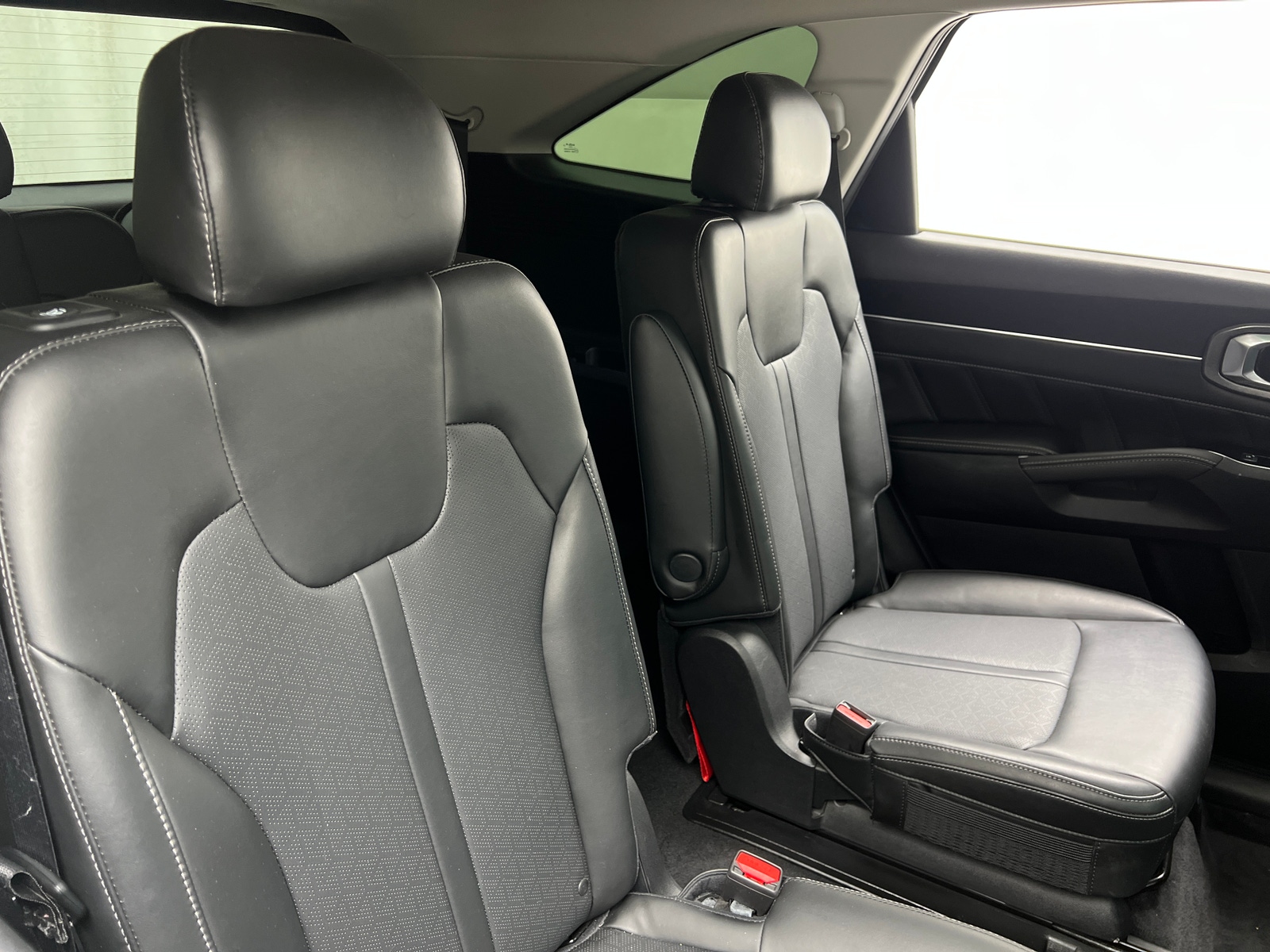 Thumbnail: 2022 Kia Sorento - 5