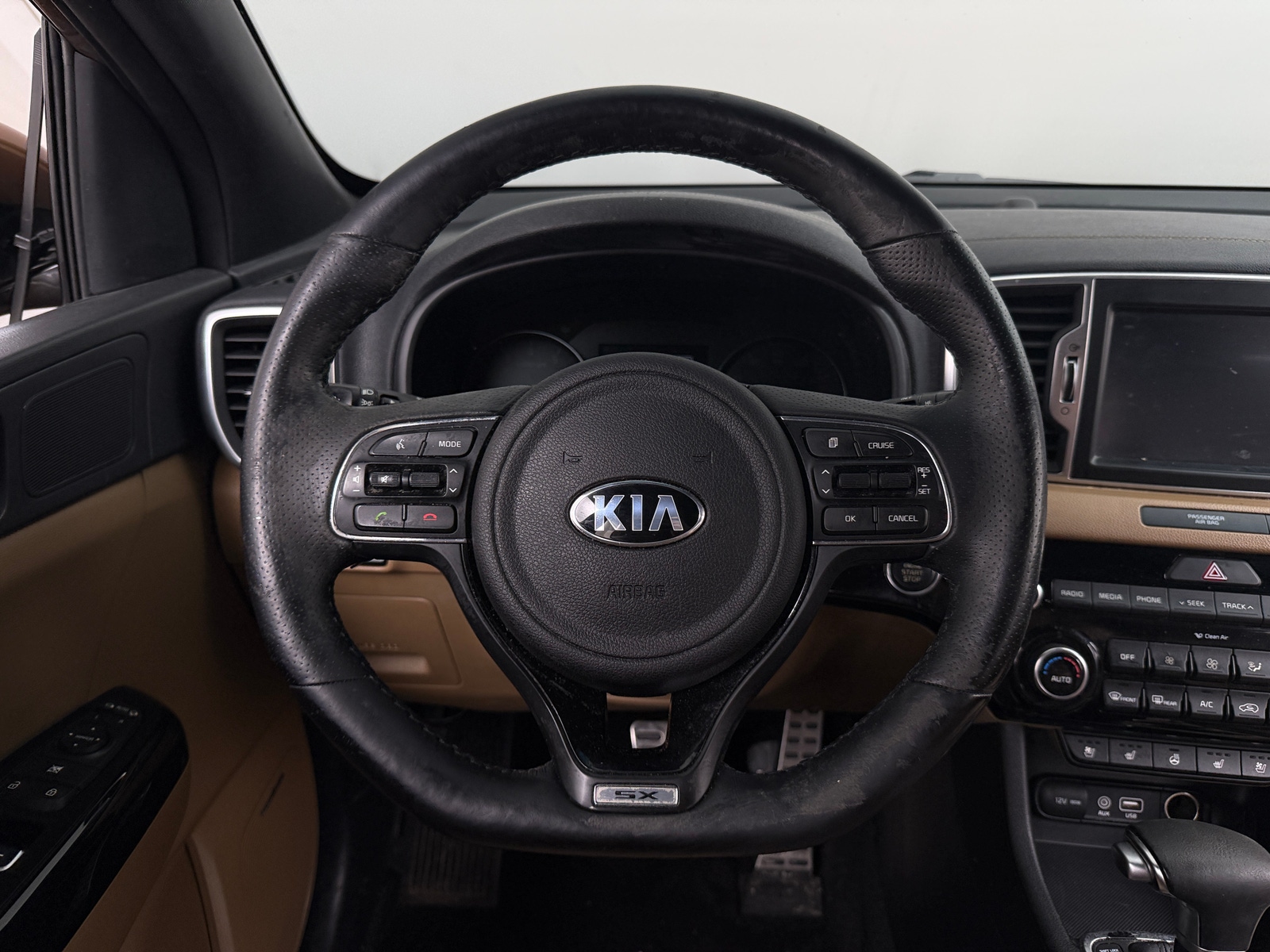 Thumbnail: 2017 Kia Sportage - 4