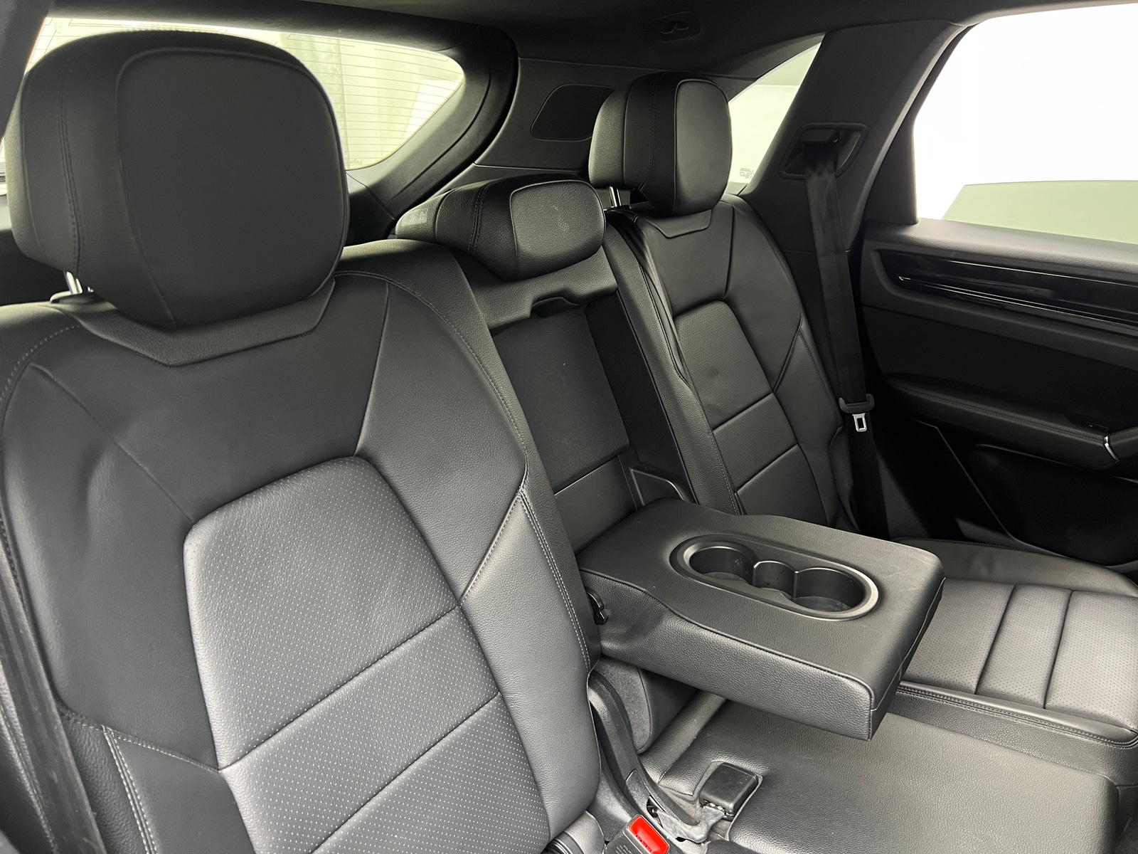 Thumbnail: 2020 Porsche Cayenne - 6