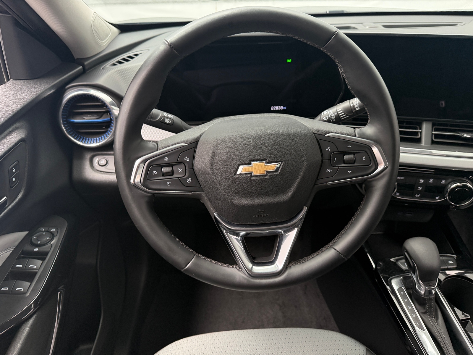 Thumbnail: 2025 Chevrolet Trax - 4