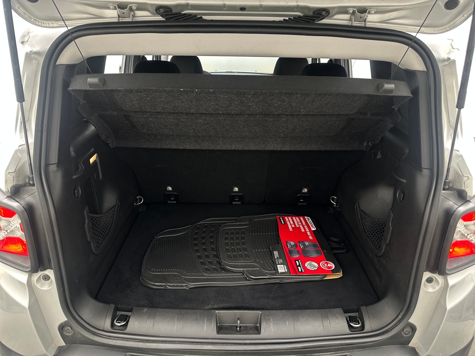 Thumbnail: 2020 Jeep Renegade - 7