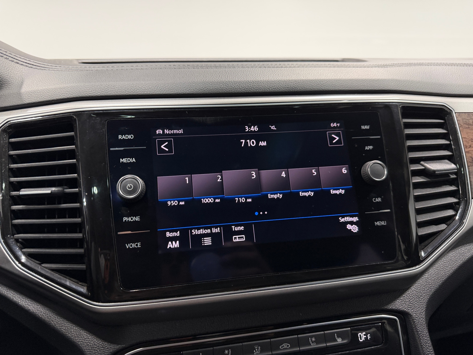 Thumbnail: 2019 Volkswagen Atlas - 3