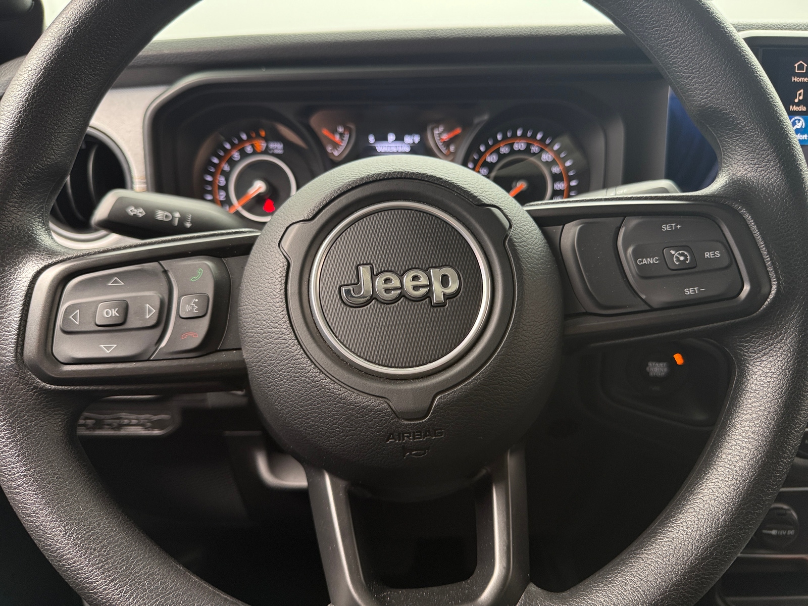 Thumbnail: 2025 Jeep Gladiator - 5