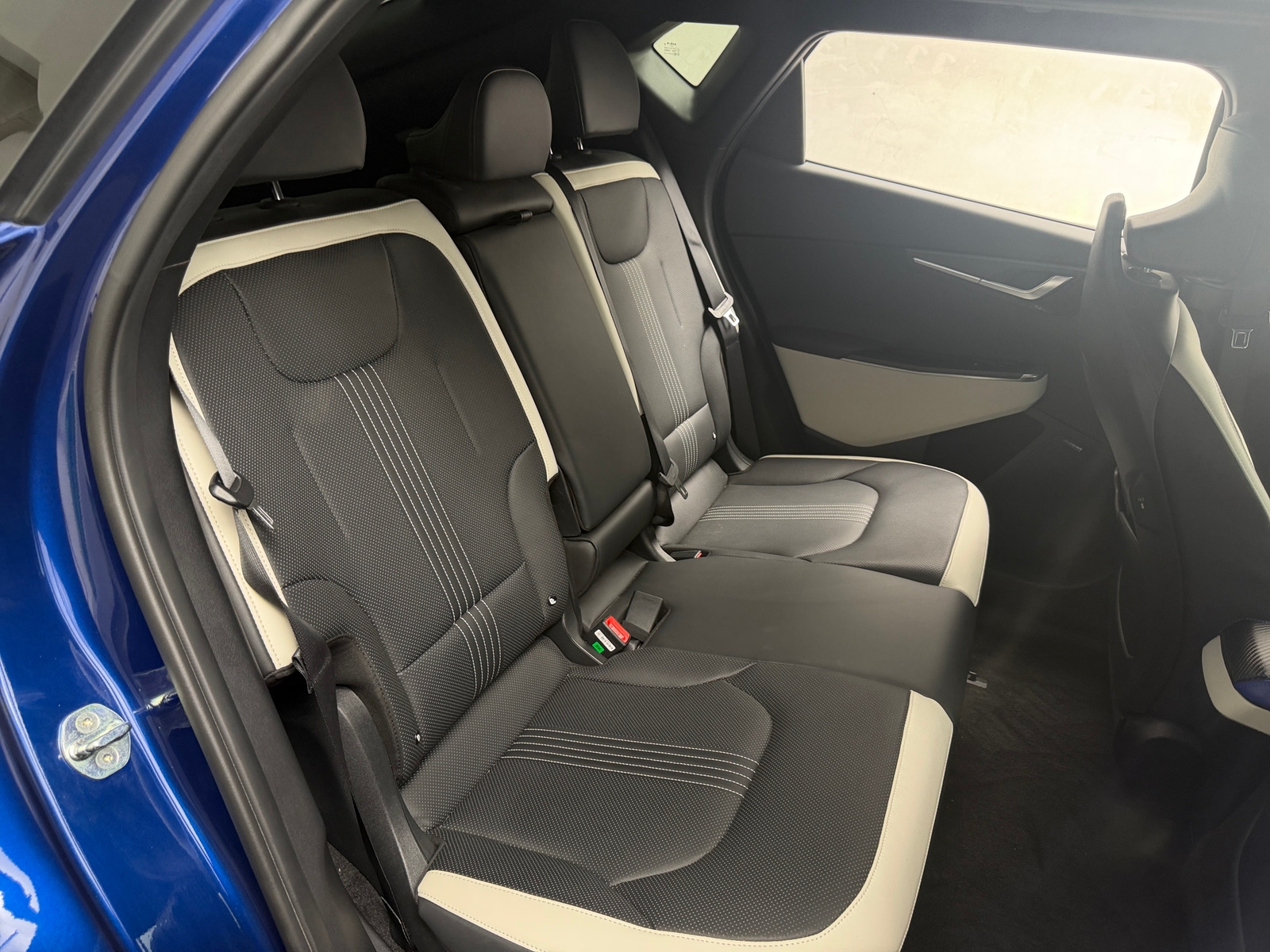 Thumbnail: 2023 Kia EV6 - 5