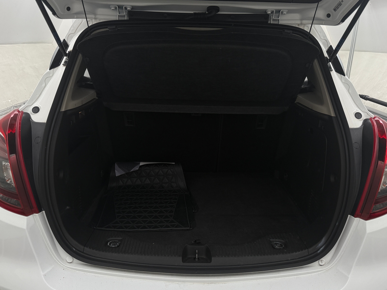 Thumbnail: 2017 Buick Encore - 6