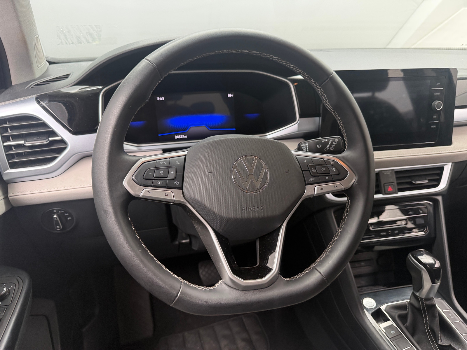 Thumbnail: 2025 Volkswagen Taos - 5