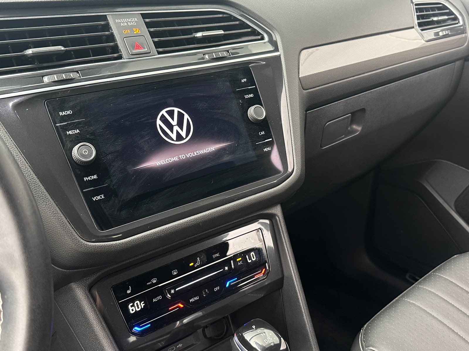 Thumbnail: 2023 Volkswagen Tiguan - 3