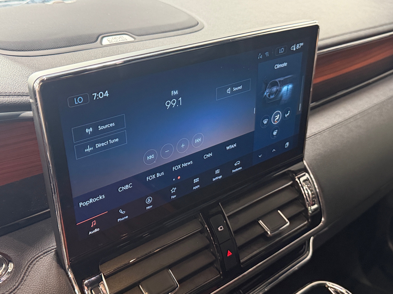 Thumbnail: 2024 Lincoln Navigator - 3
