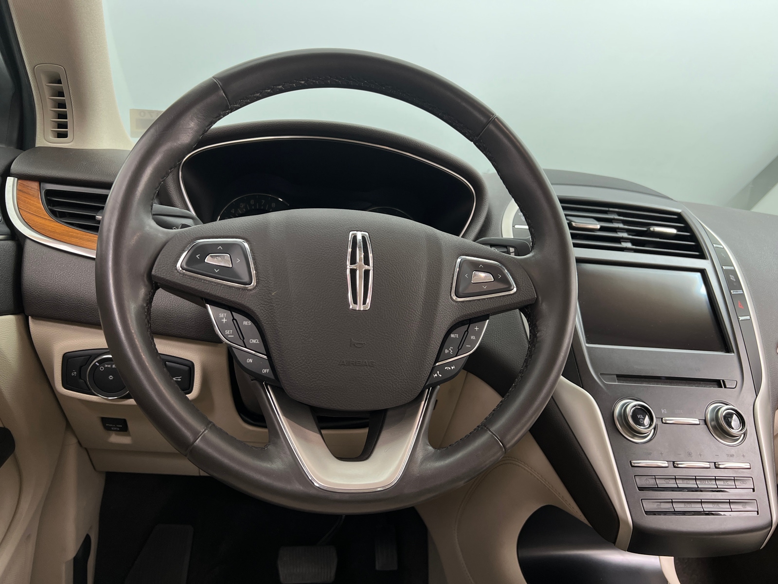Thumbnail: 2019 Lincoln MKC - 4