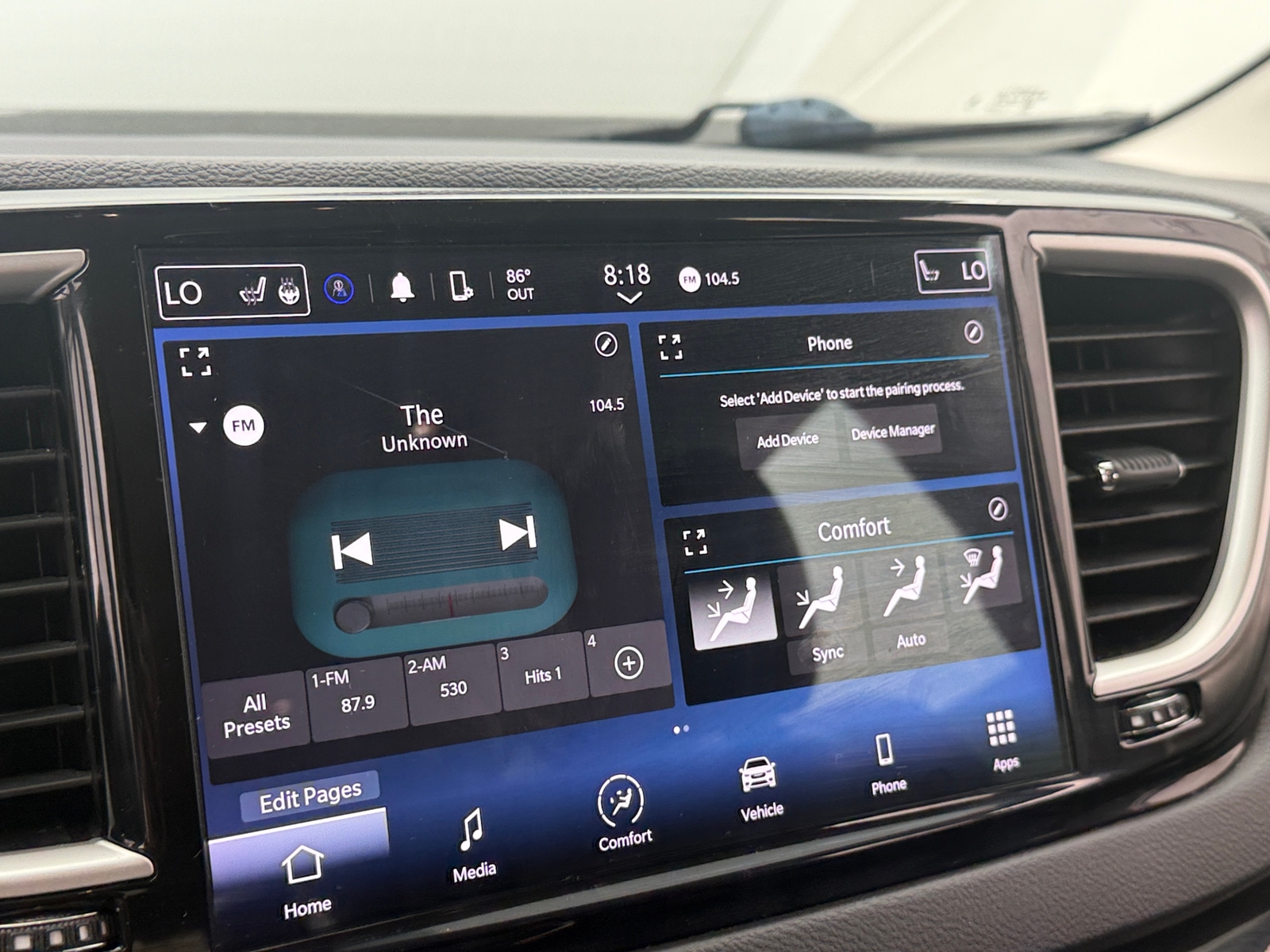 Thumbnail: 2024 Chrysler Pacifica - 3