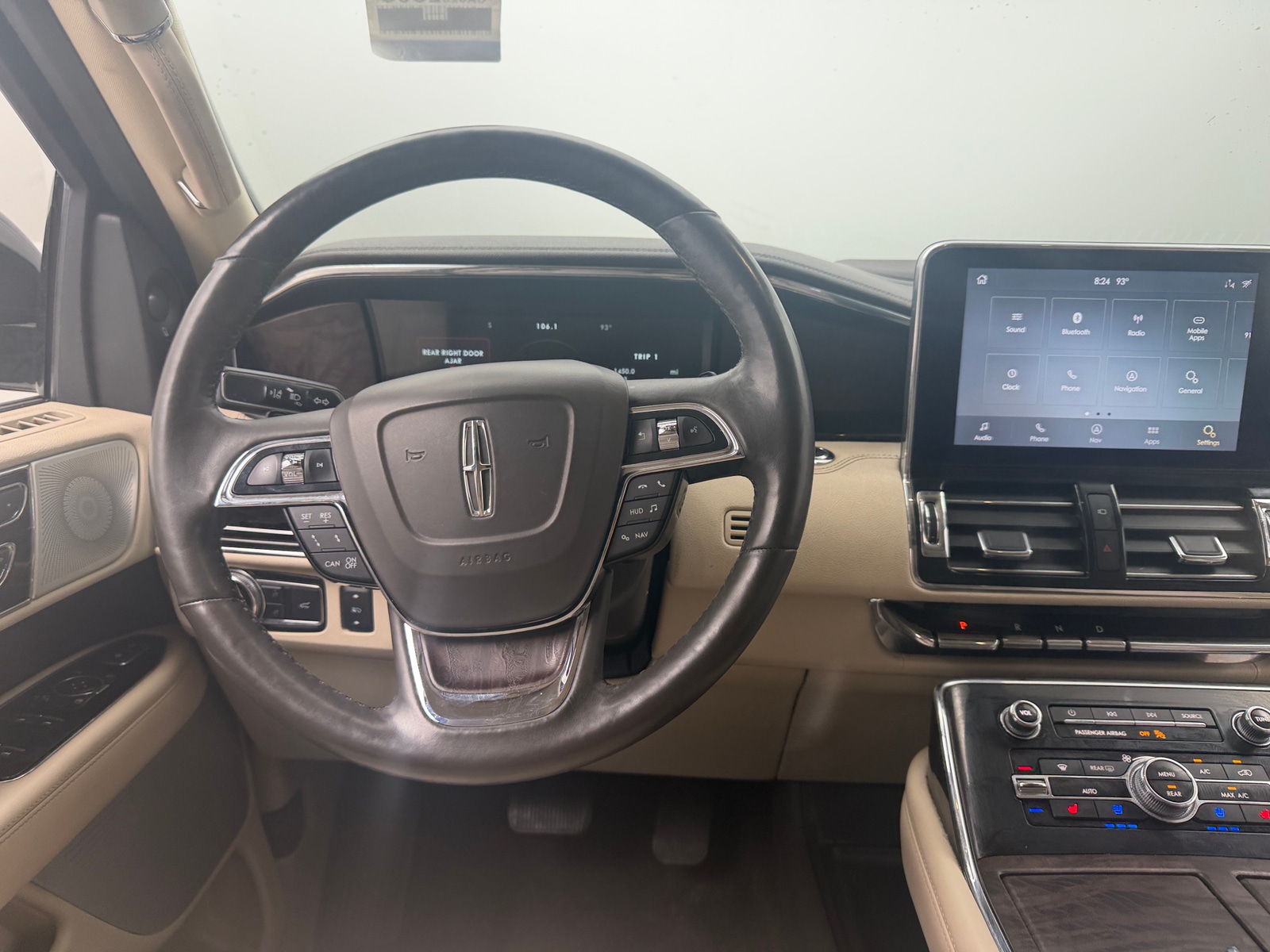 Thumbnail: 2020 Lincoln Navigator L - 4