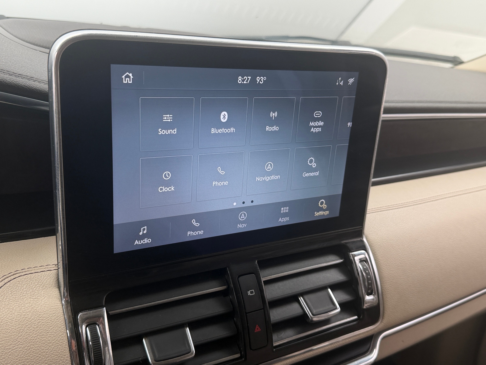 Thumbnail: 2020 Lincoln Navigator L - 3