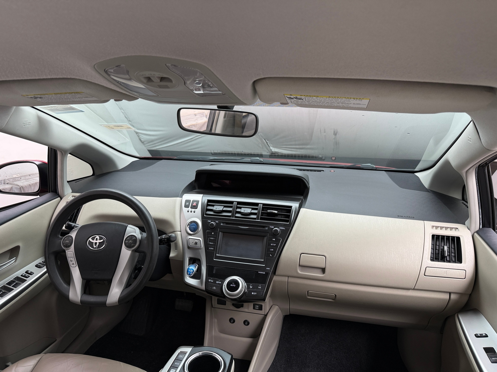 Thumbnail: 2012 Toyota Prius v - 3