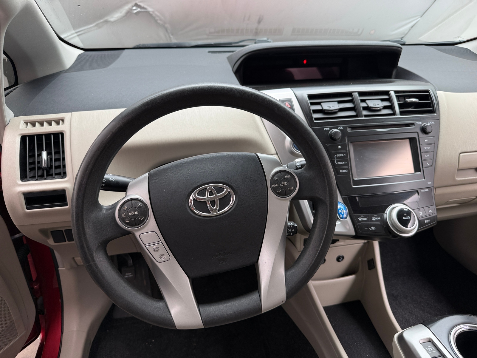 Thumbnail: 2012 Toyota Prius v - 5