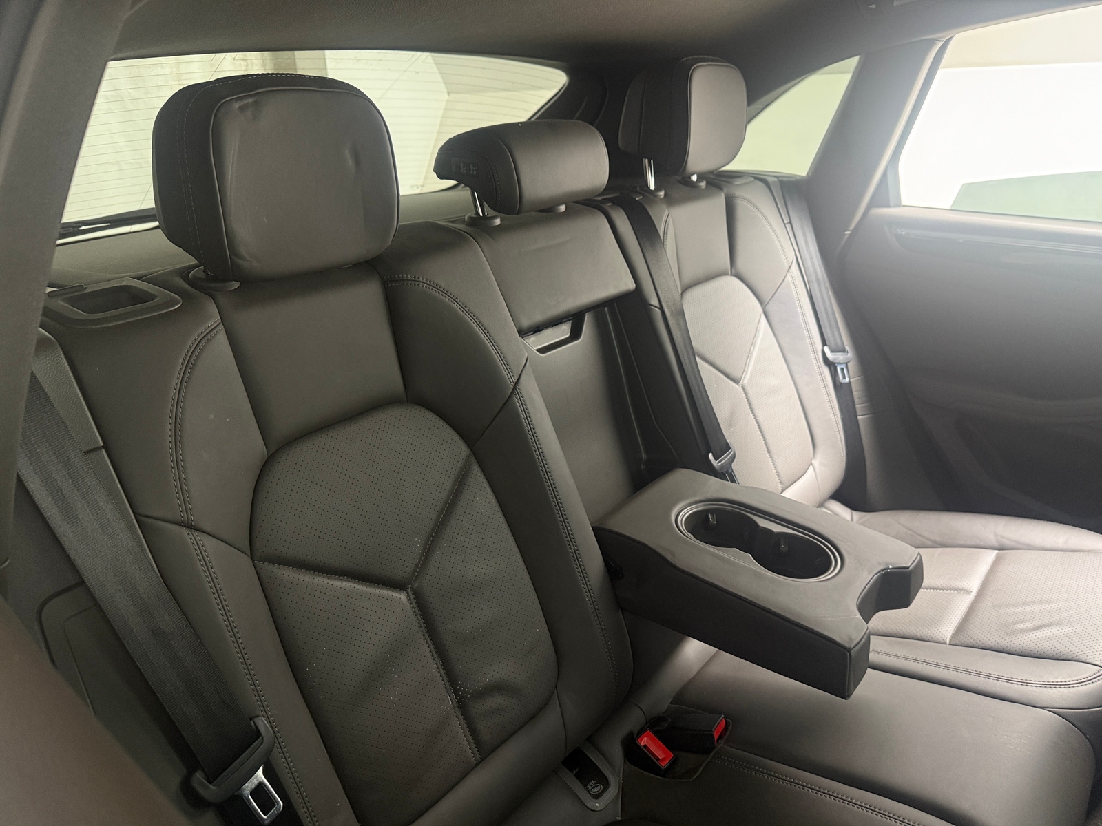 Thumbnail: 2021 Porsche Macan - 5