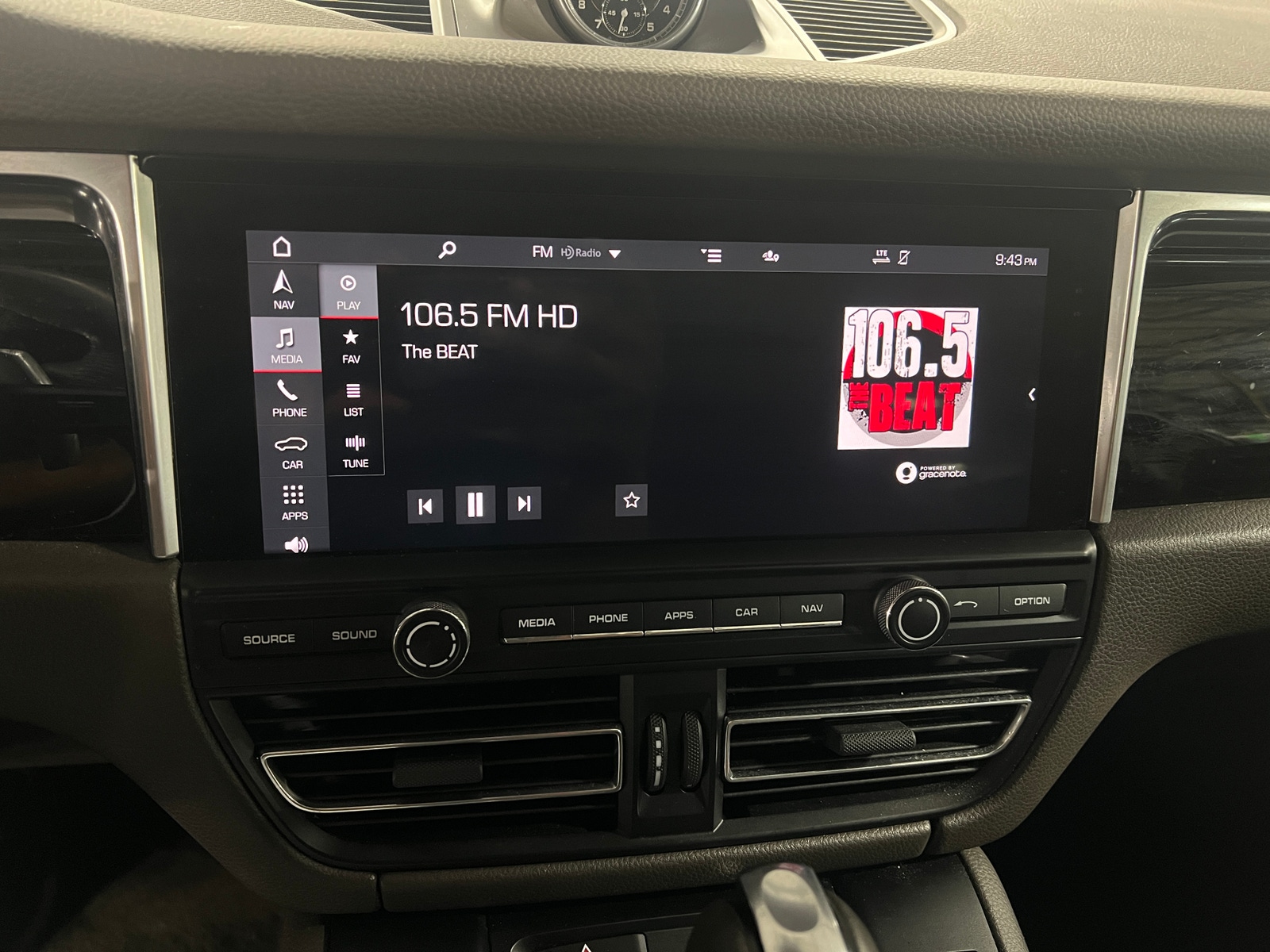 Thumbnail: 2021 Porsche Macan - 3