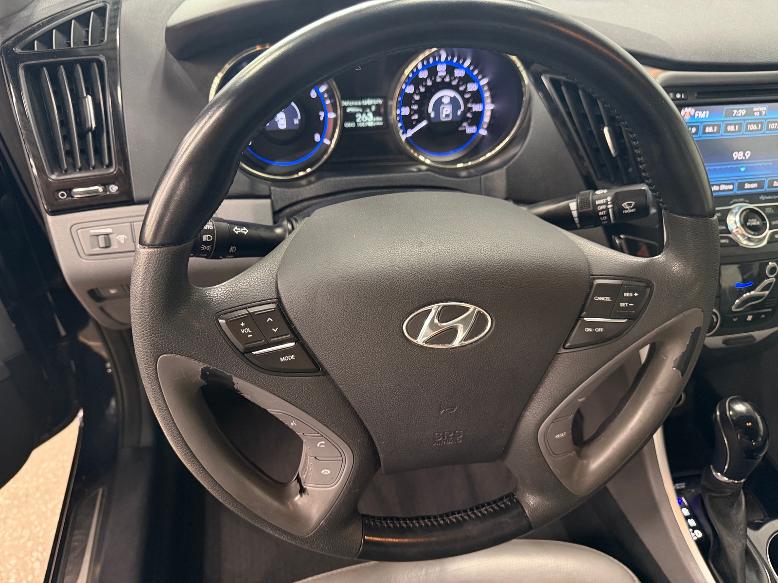 Thumbnail: 2012 Hyundai Sonata - 4