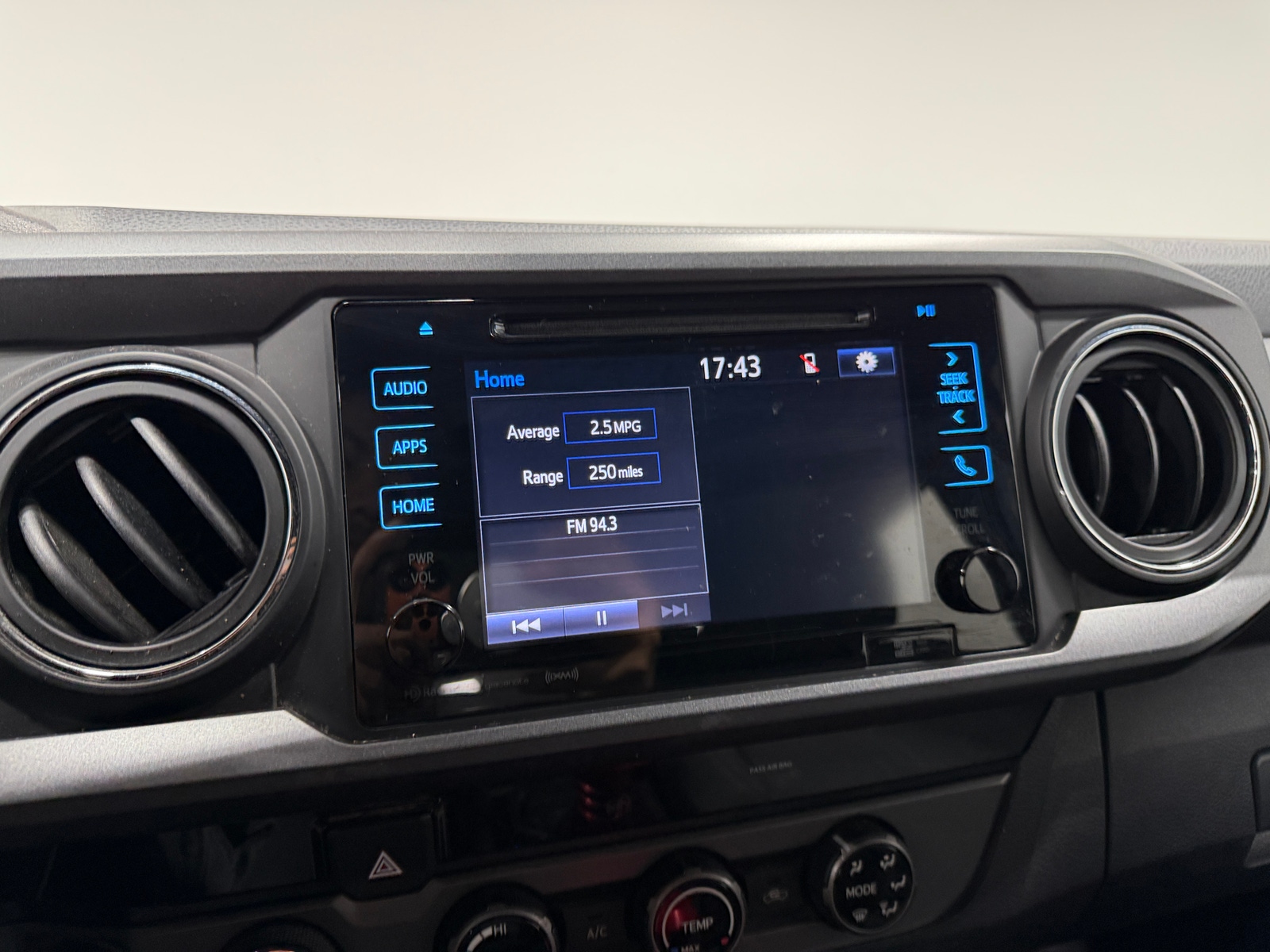 Thumbnail: 2018 Toyota Tacoma - 4