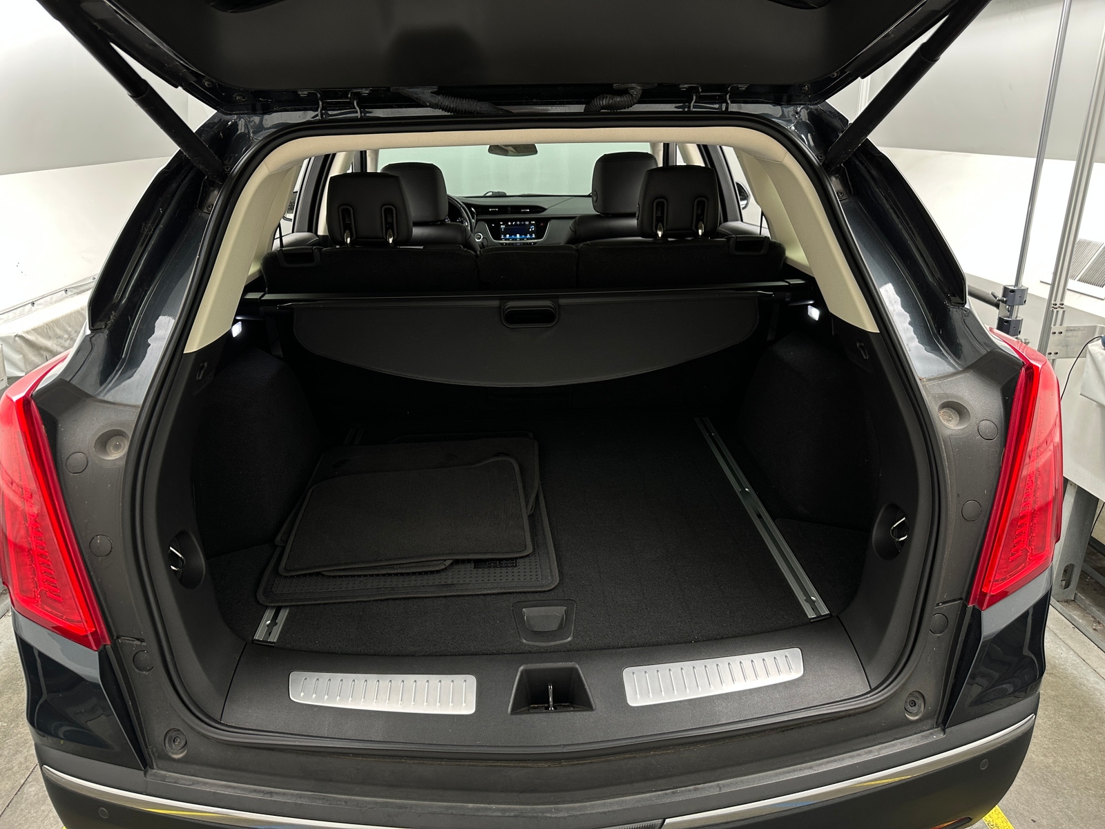 Thumbnail: 2019 Cadillac XT5 - 6