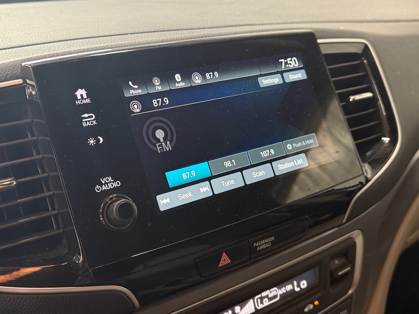 Thumbnail: 2019 Honda Pilot - 3