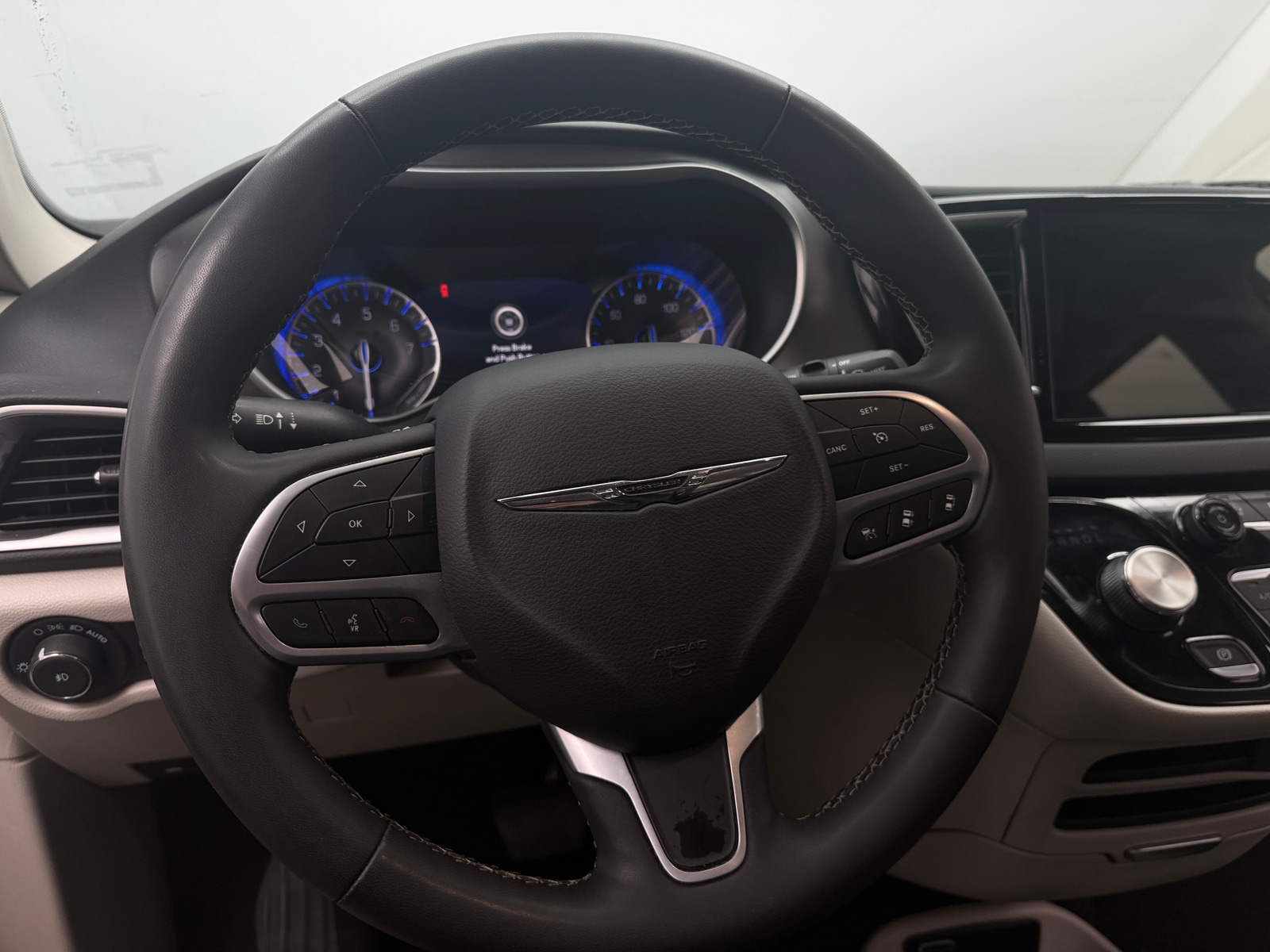 Thumbnail: 2024 Chrysler Pacifica - 4