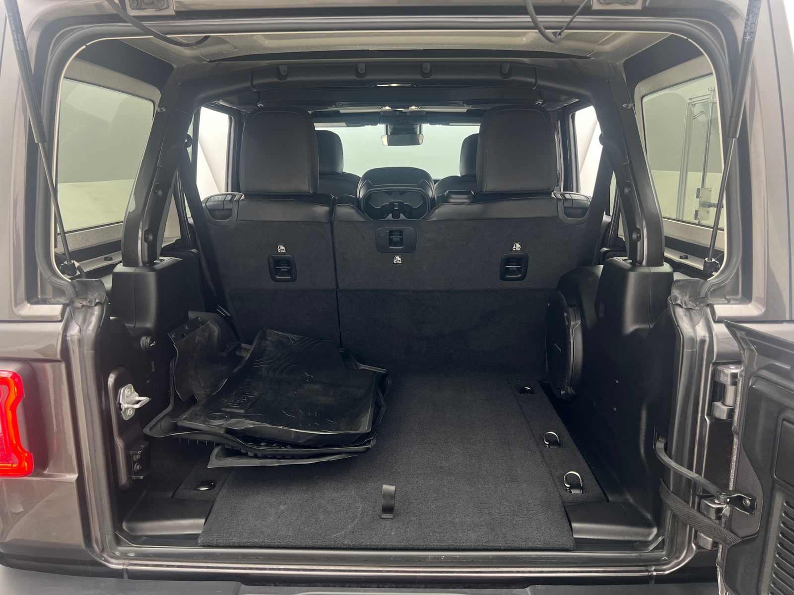 Thumbnail: 2021 Jeep Wrangler - 6