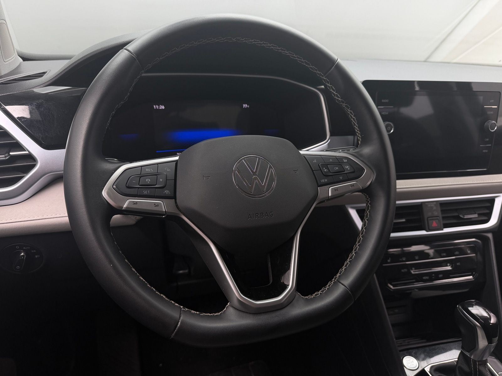 Thumbnail: 2025 Volkswagen Taos - 5