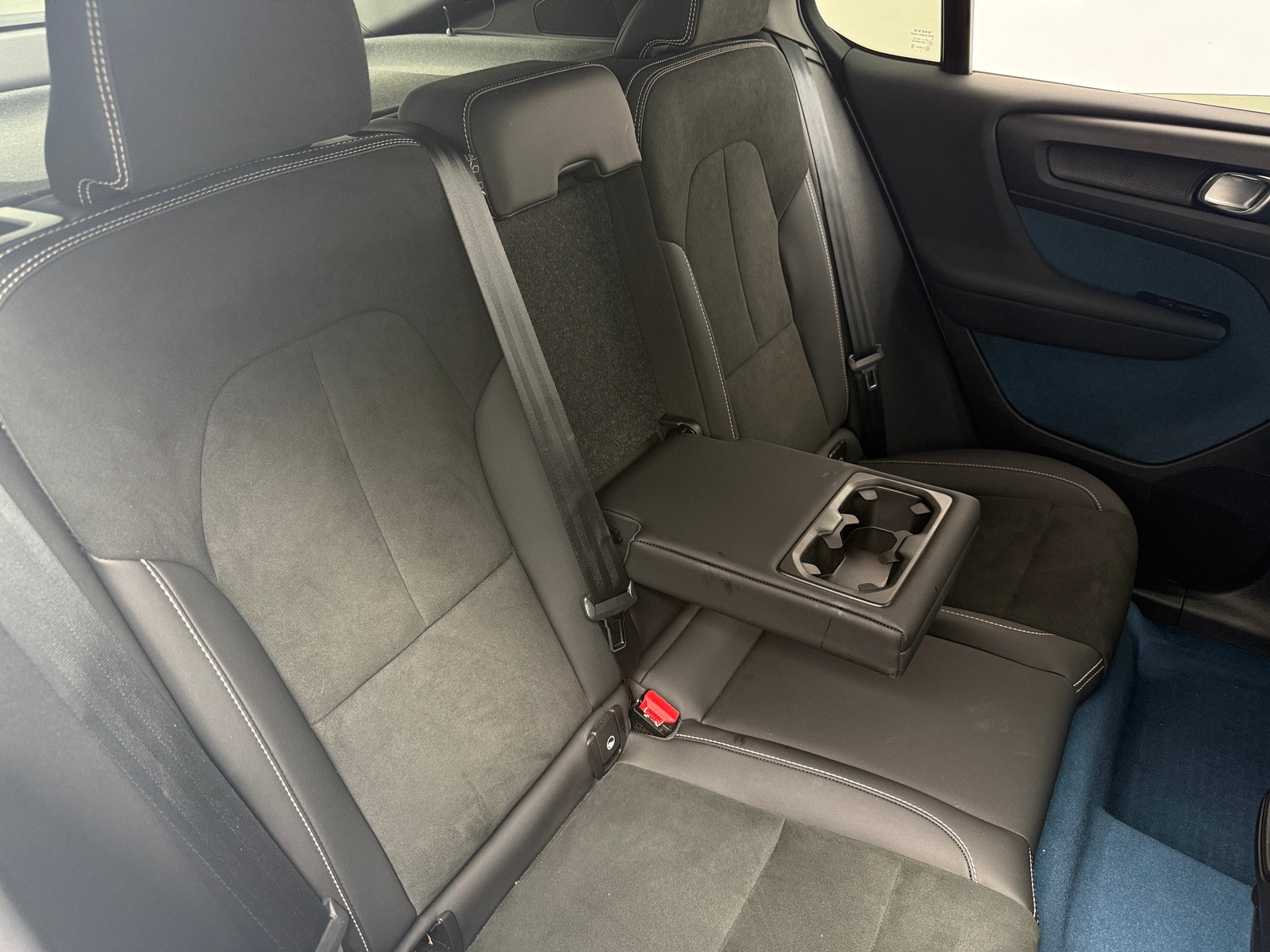Thumbnail: 2022 Volvo C40 - 5