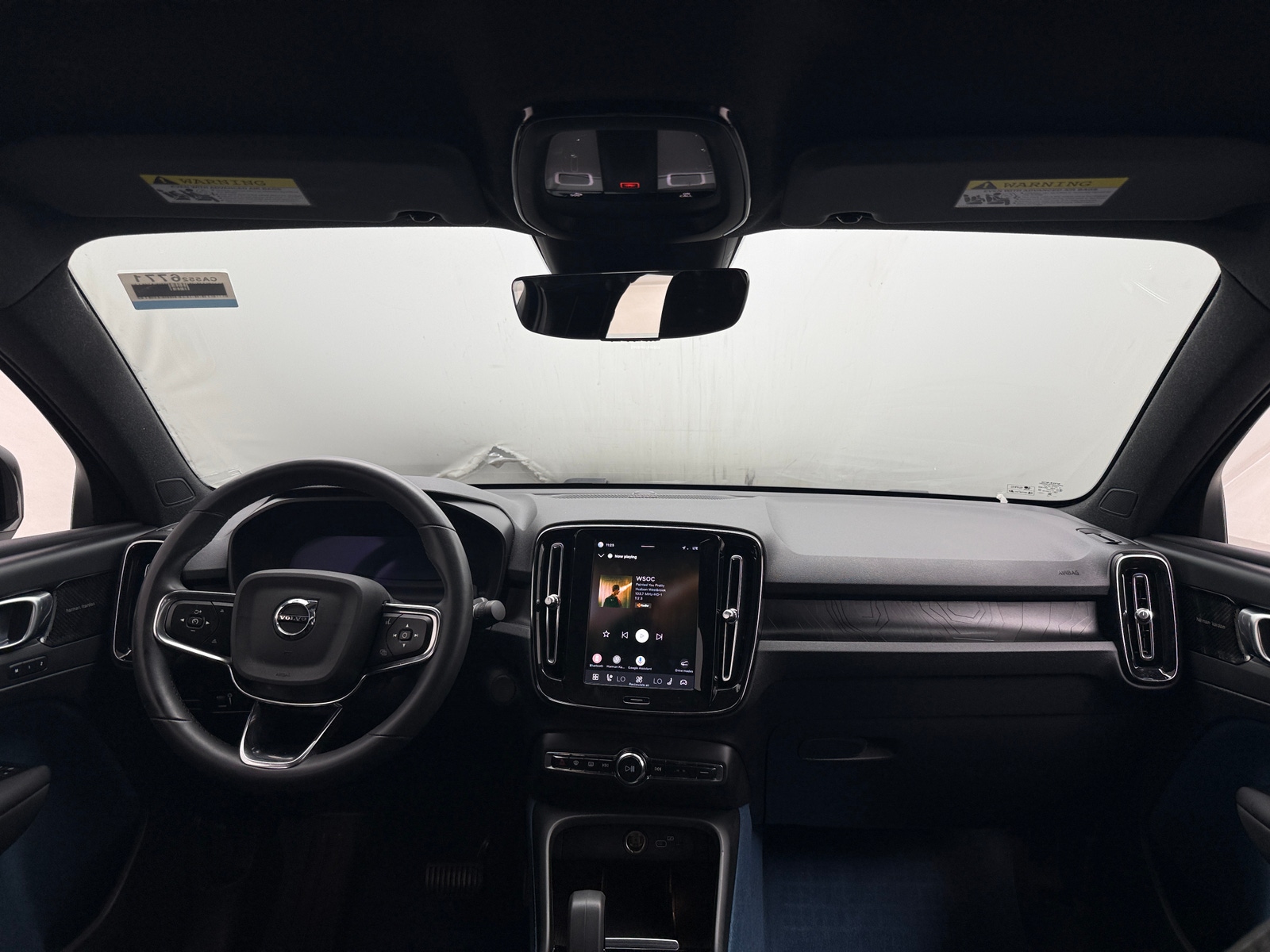 Thumbnail: 2022 Volvo C40 - 2