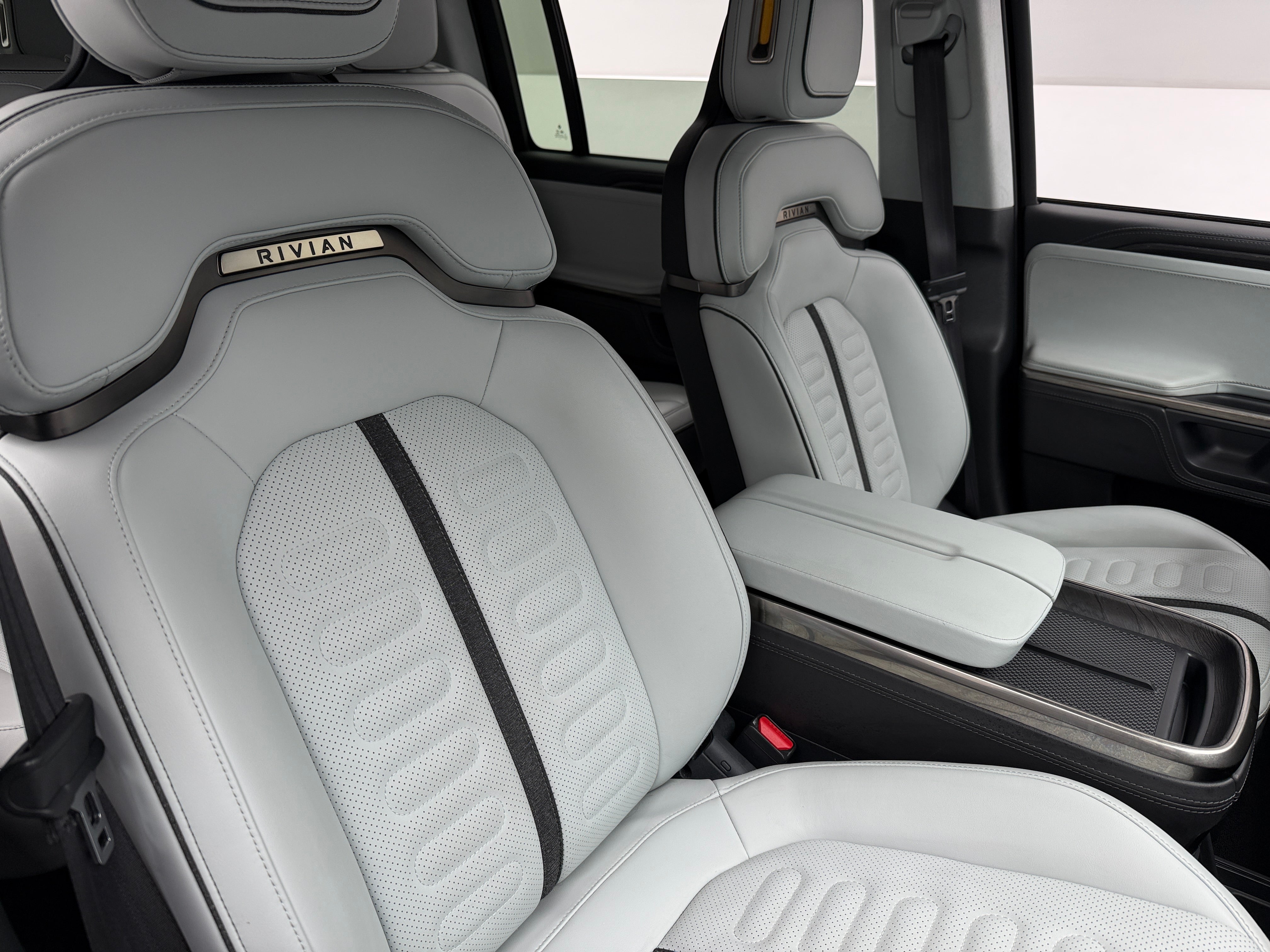 Used 2023 Rivian R1S Adventure with VIN 7PDSGABL3PN009623 for sale in Pewaukee, WI