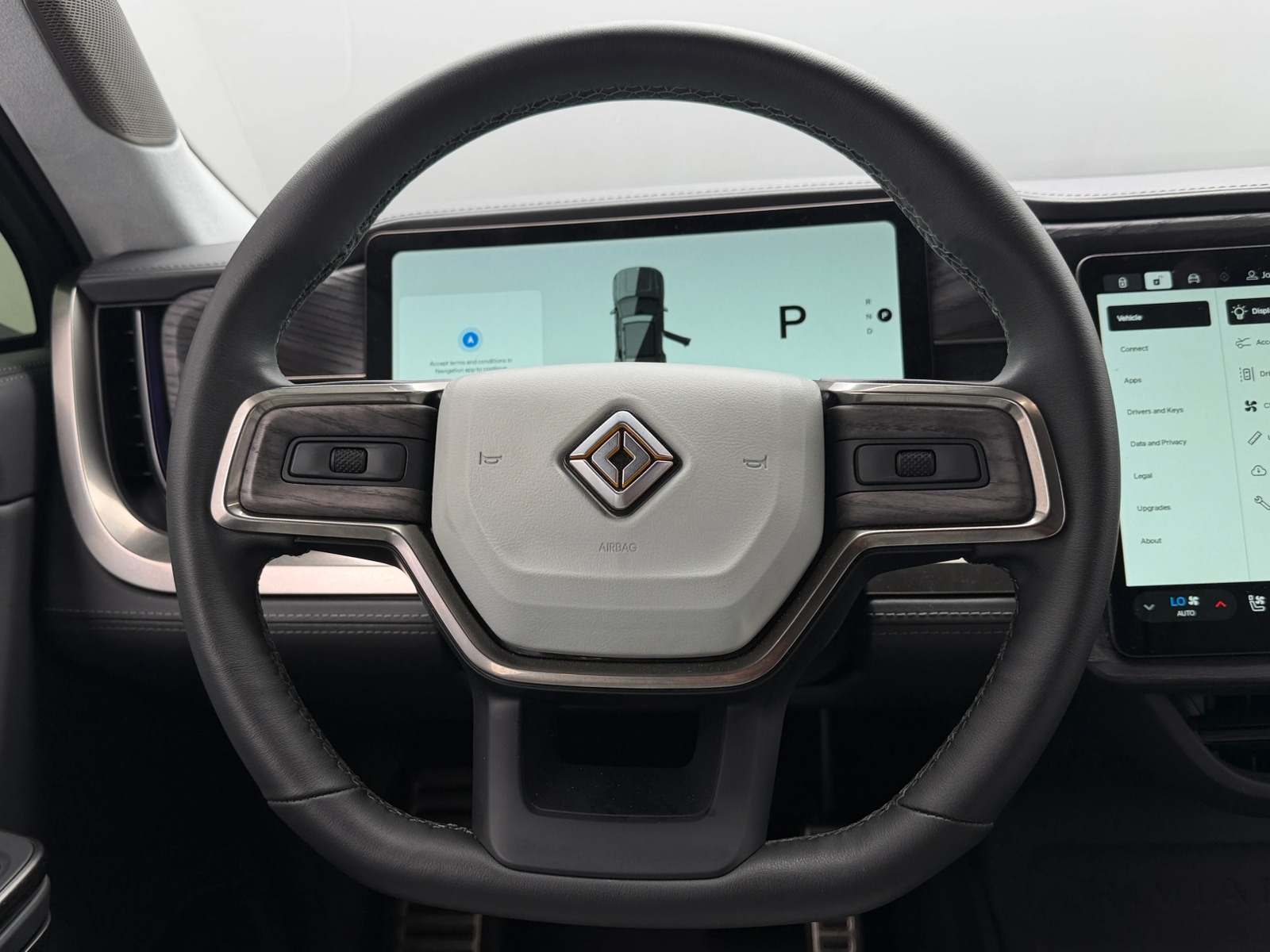 Thumbnail: 2023 Rivian R1S - 4