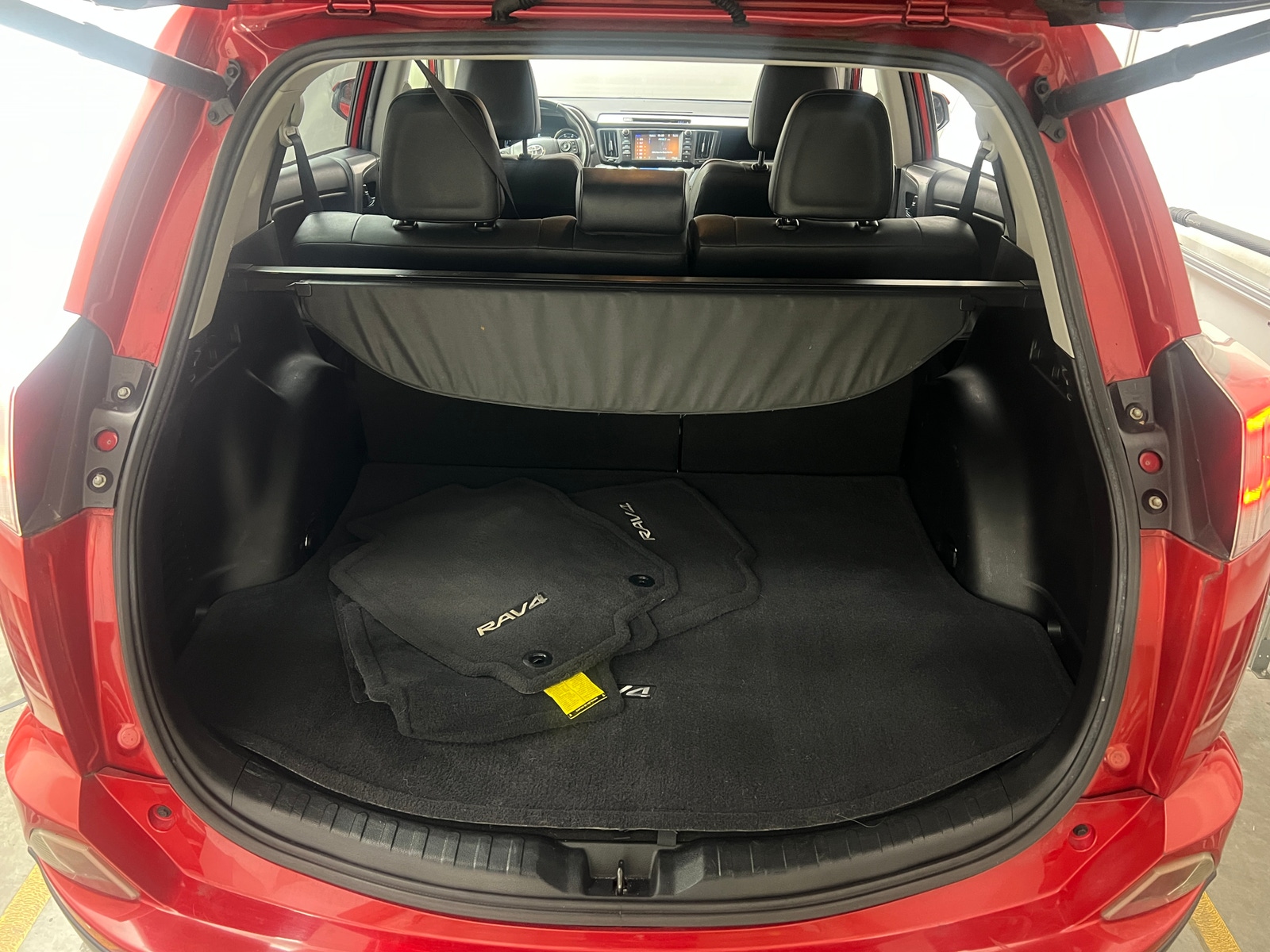 Thumbnail: 2017 Toyota RAV4 - 7