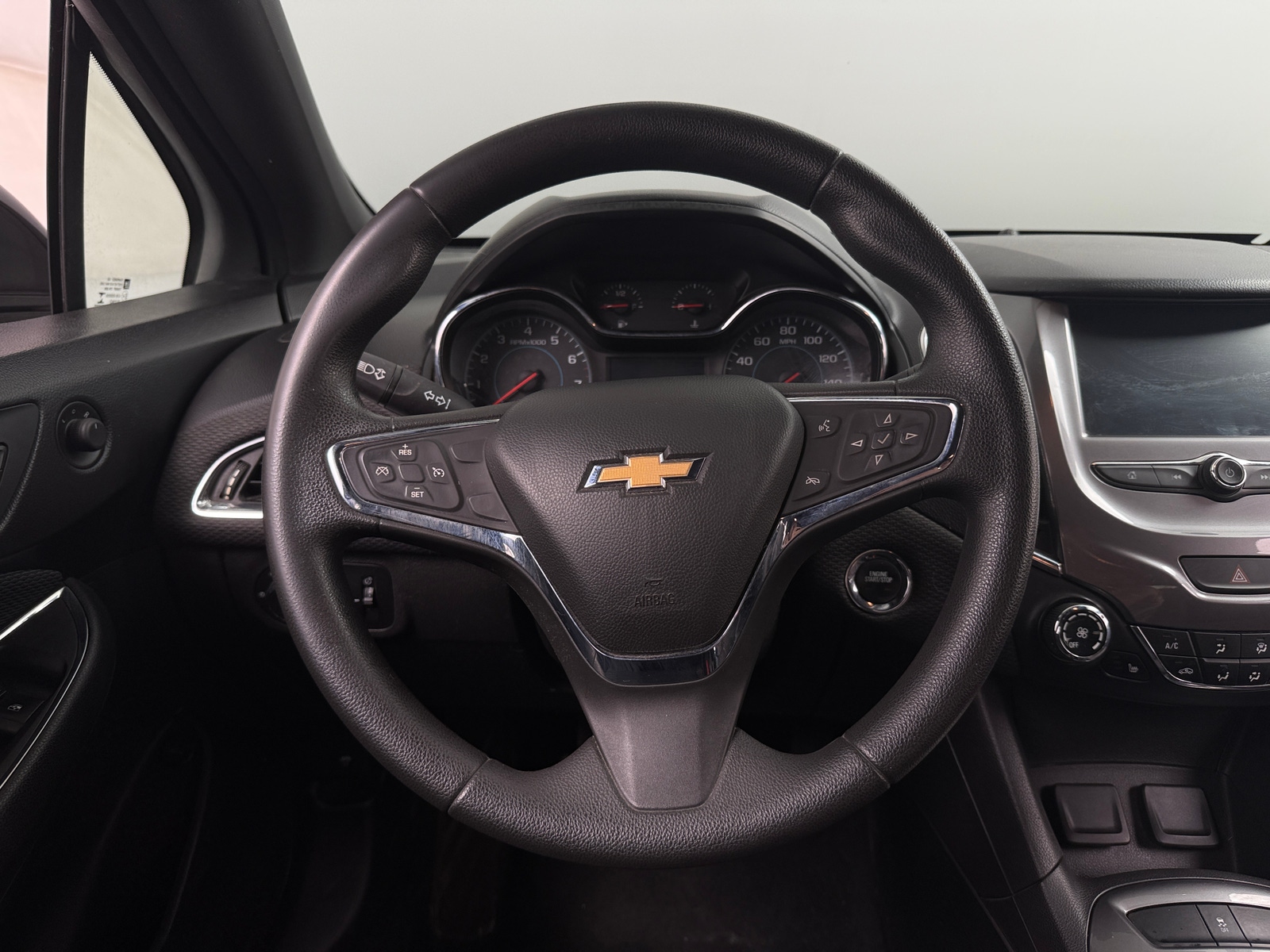 Thumbnail: 2016 Chevrolet Cruze - 5