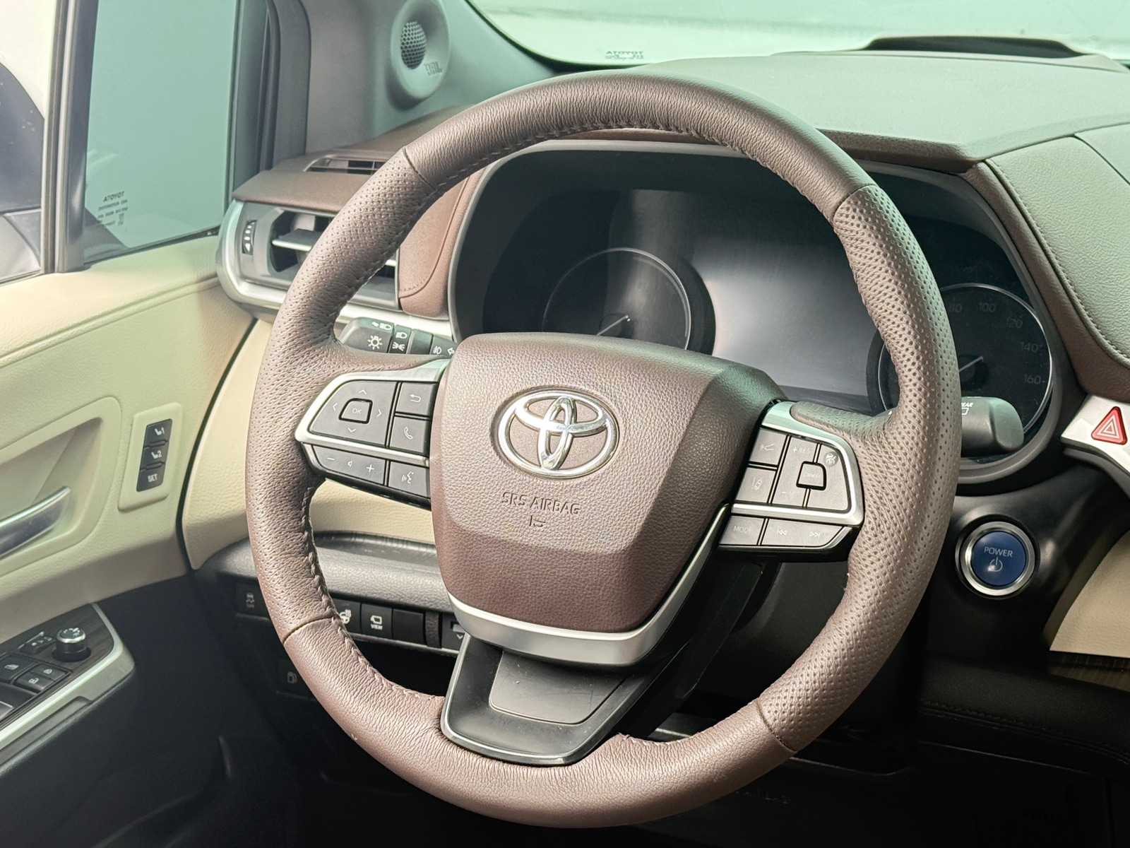 Thumbnail: 2024 Toyota Sienna - 4