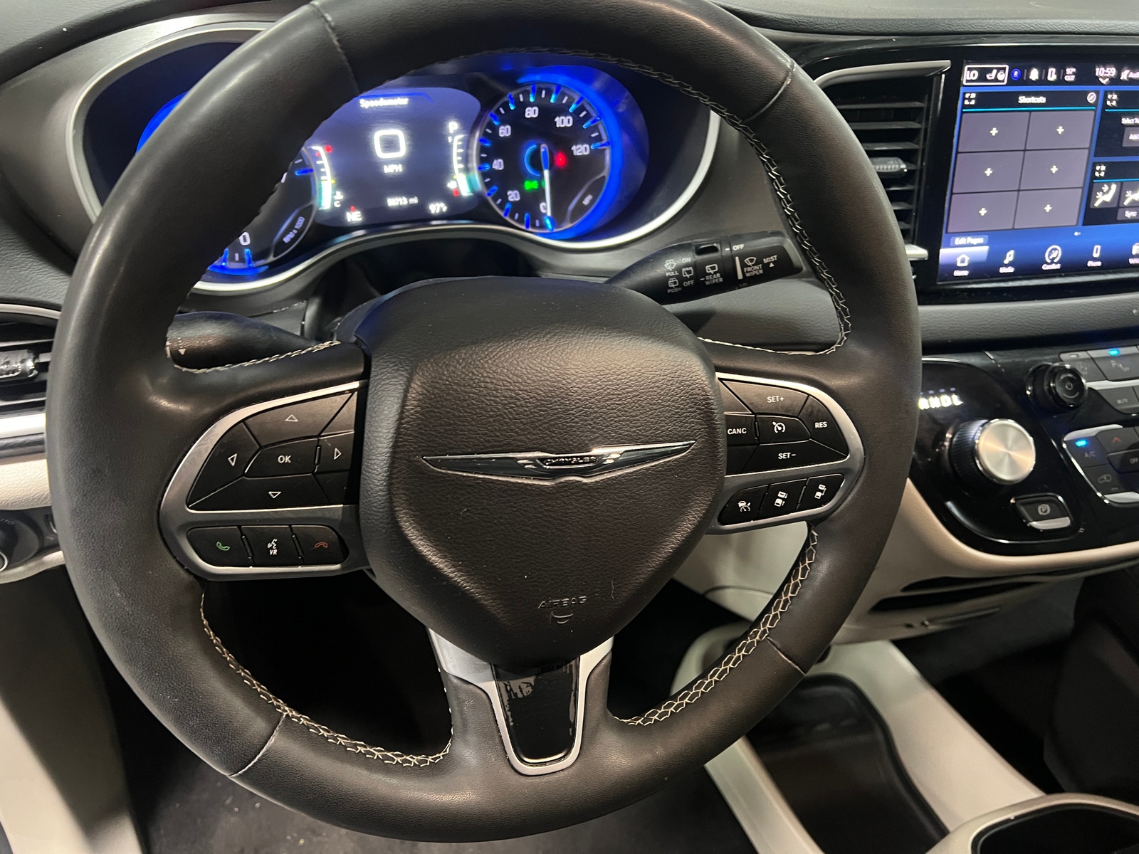 Thumbnail: 2024 Chrysler Pacifica - 4