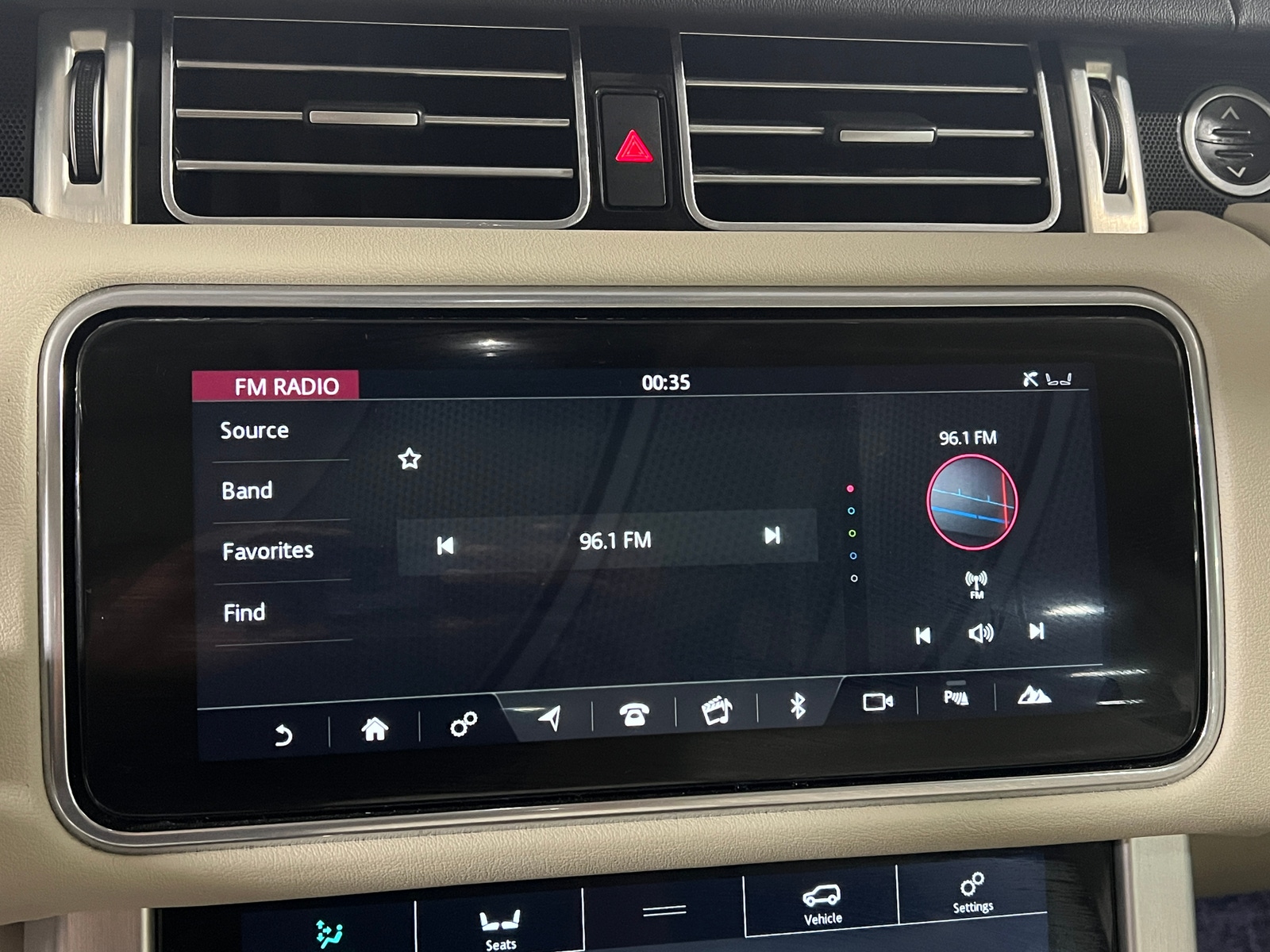 Thumbnail: 2020 Land Rover Range Rover - 4