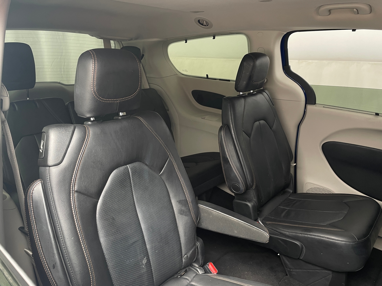 Thumbnail: 2018 Chrysler Pacifica - 5