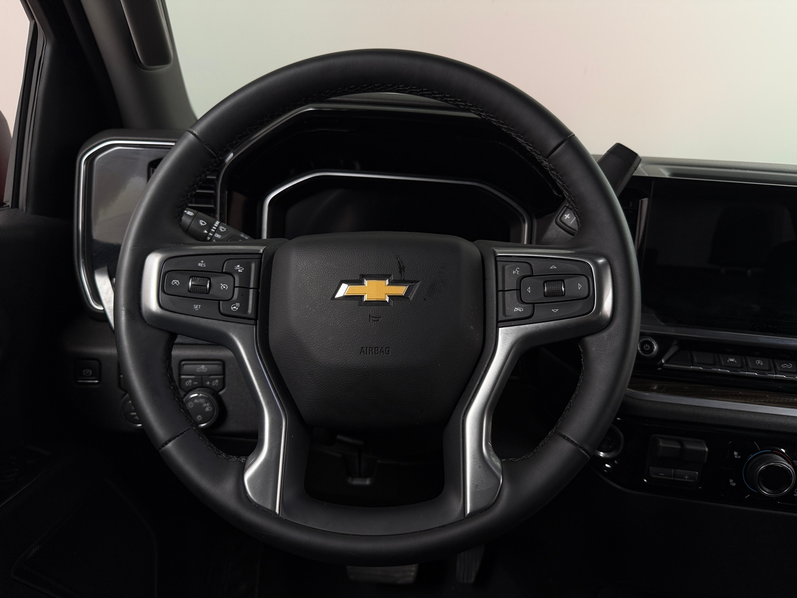 Thumbnail: 2026 Chevrolet Silverado 1500 - 5
