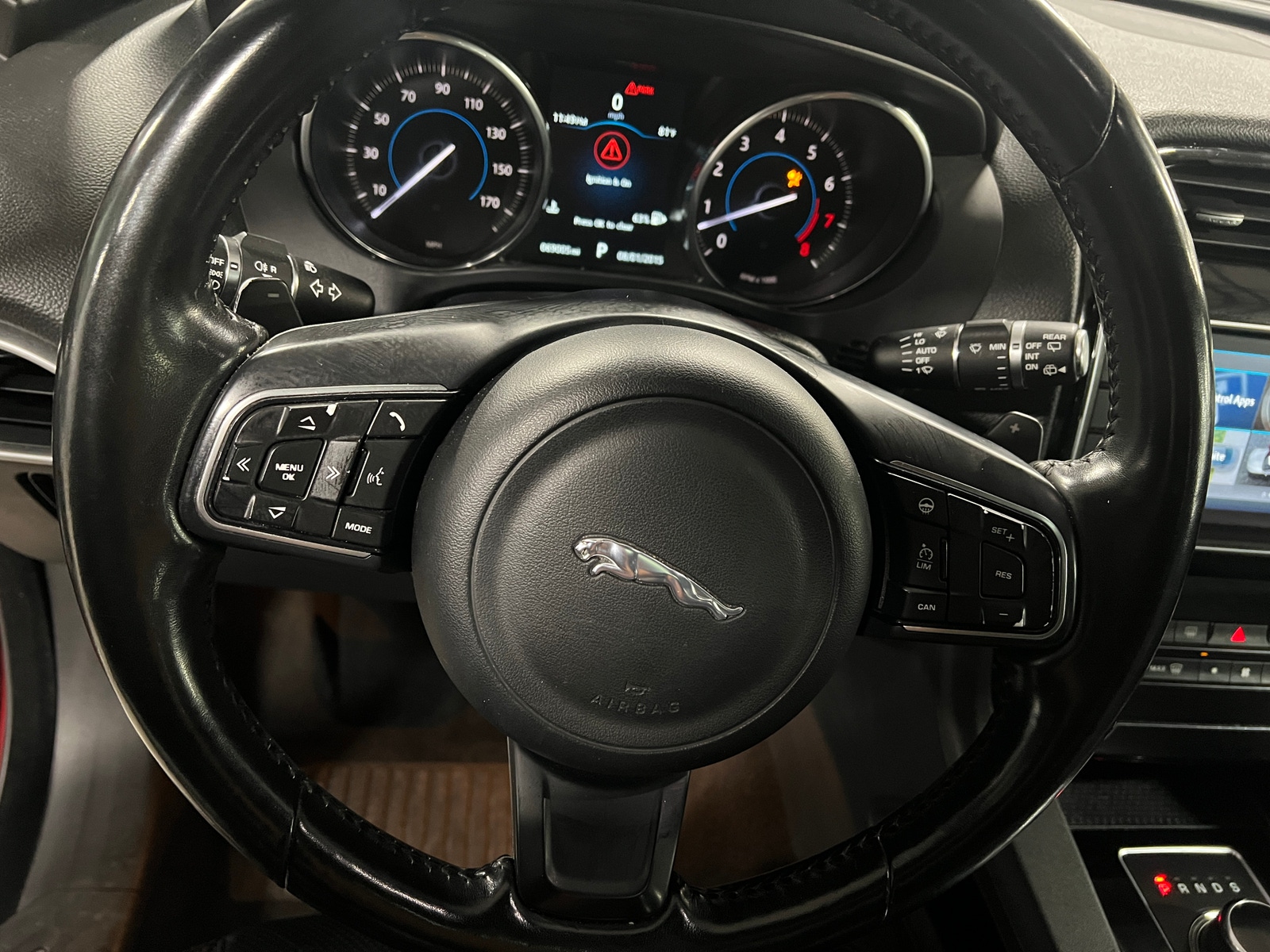 Thumbnail: 2017 Jaguar F-Pace - 4