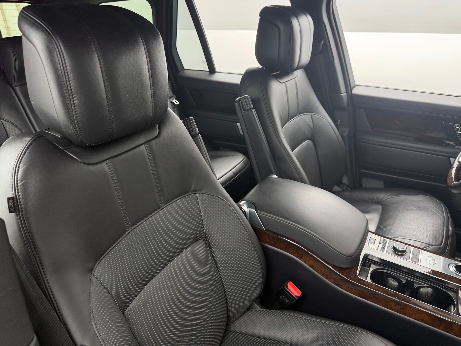 Thumbnail: 2020 Land Rover Range Rover - 2