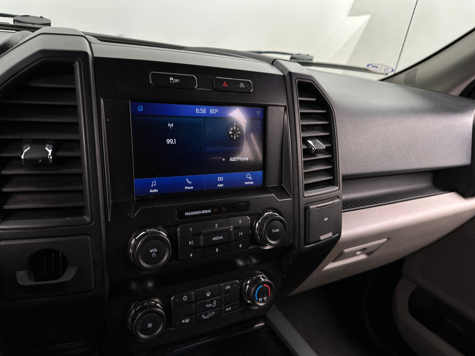 Thumbnail: 2019 Ford Econoline - 4
