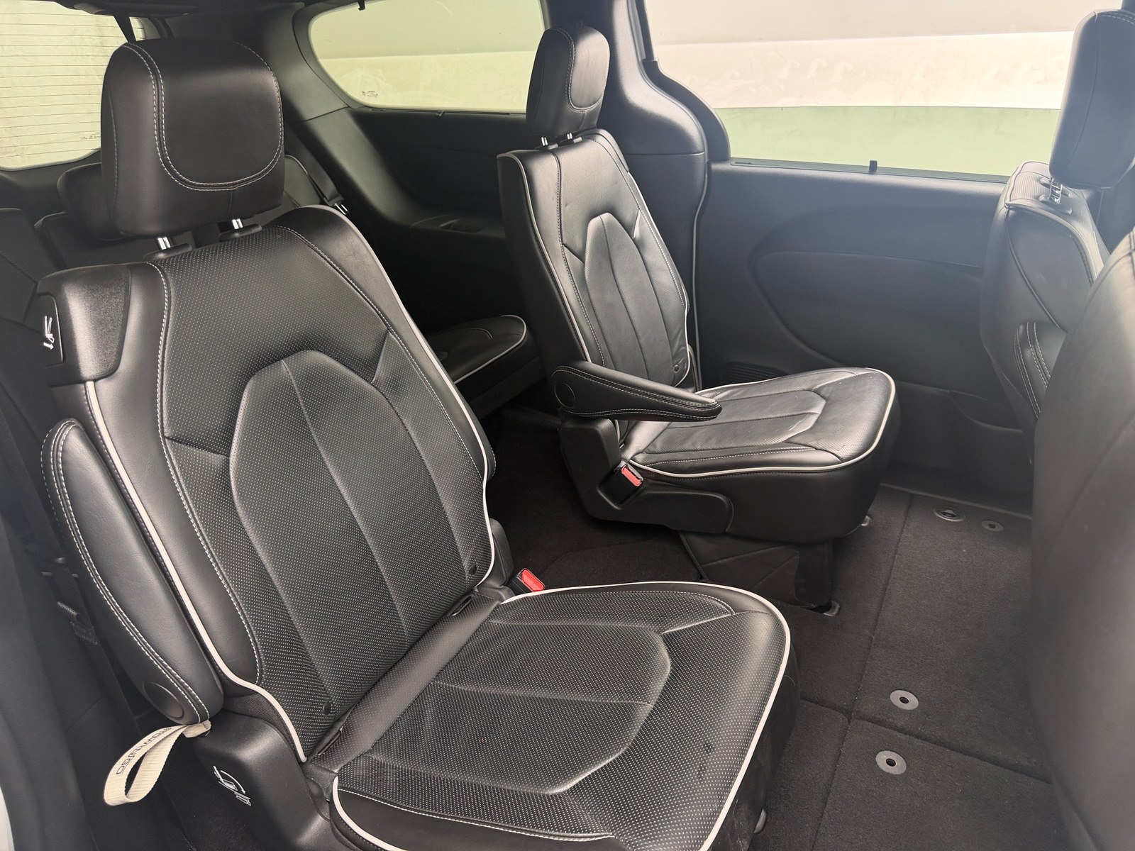 Thumbnail: 2025 Chrysler Pacifica - 5