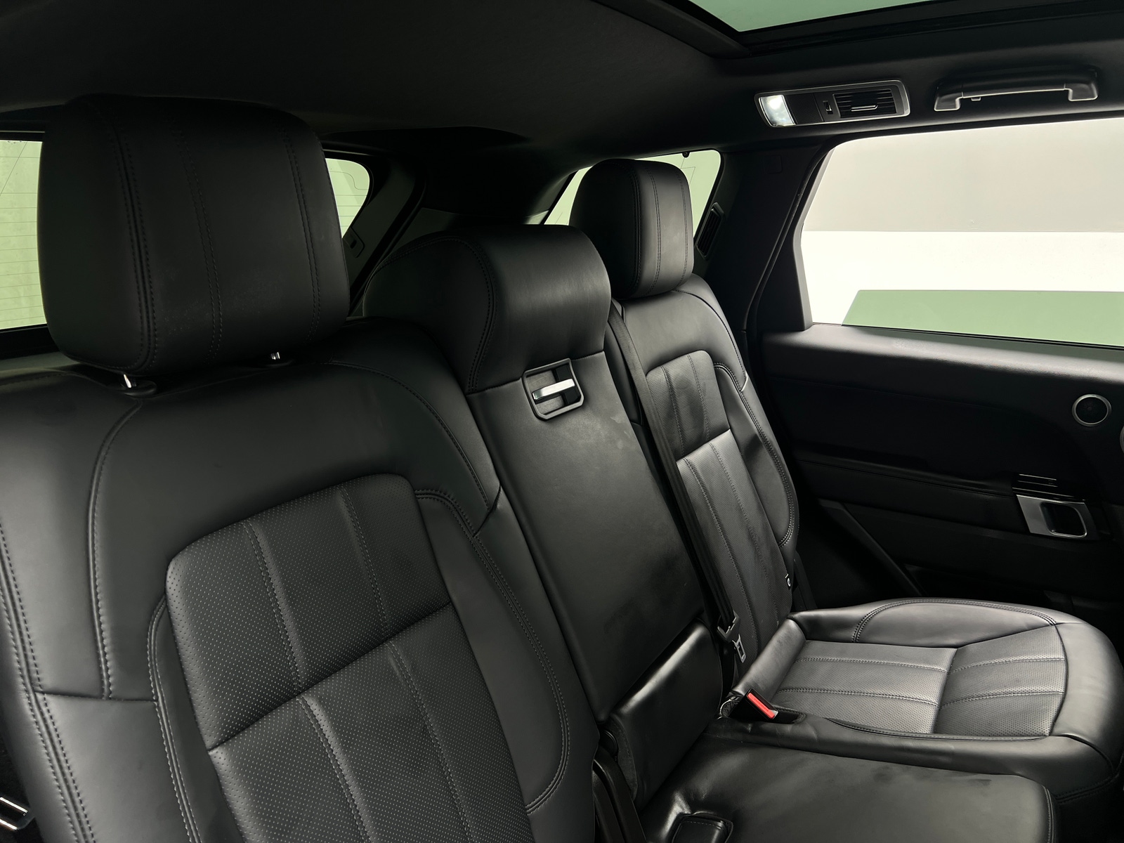 Thumbnail: 2022 Land Rover Range Rover Sport - 5