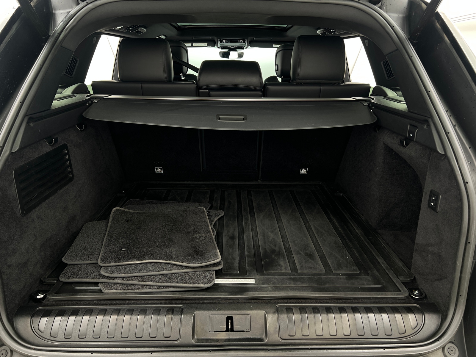 Thumbnail: 2022 Land Rover Range Rover Sport - 6