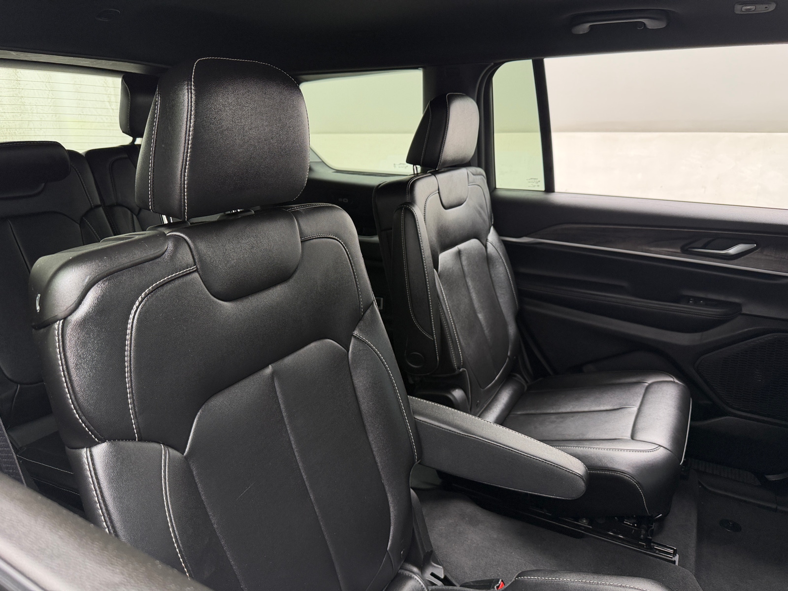 Thumbnail: 2024 Jeep Grand Cherokee L - 5