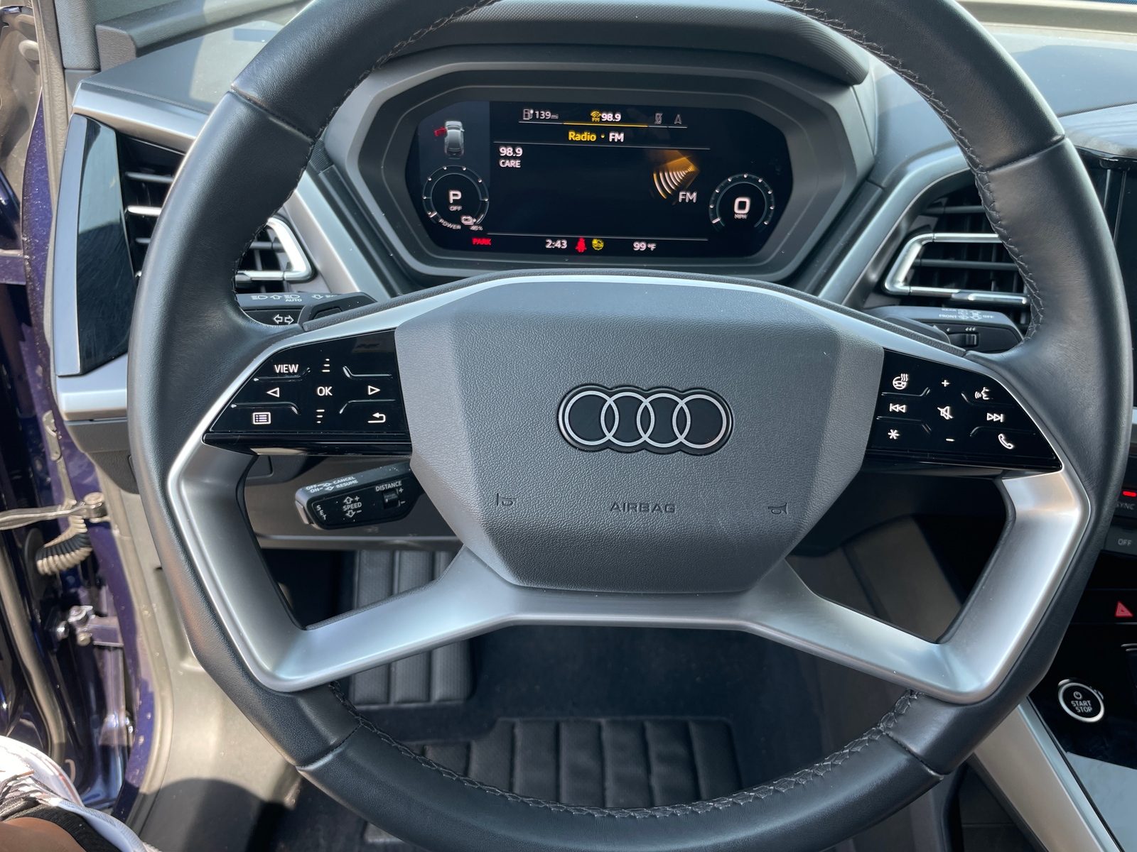 Thumbnail: 2023 Audi Q4 e-tron - 4