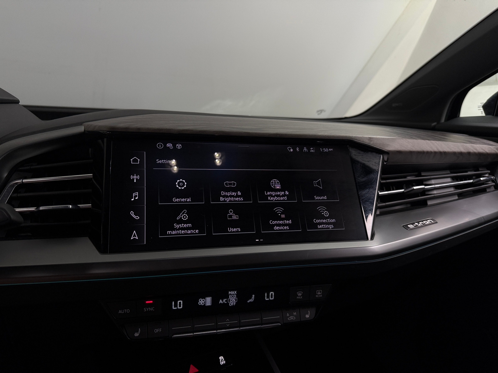 Thumbnail: 2023 Audi Q4 e-tron - 3