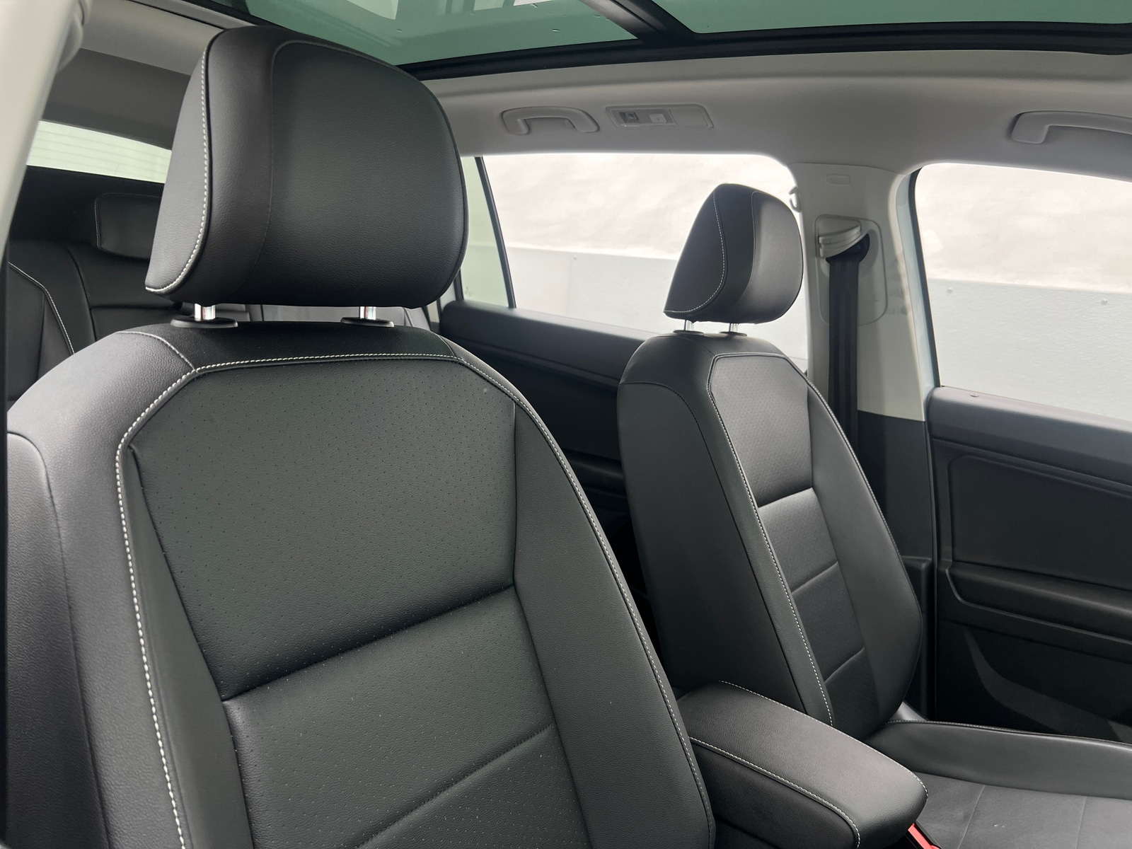 Thumbnail: 2021 Volkswagen Tiguan - 2
