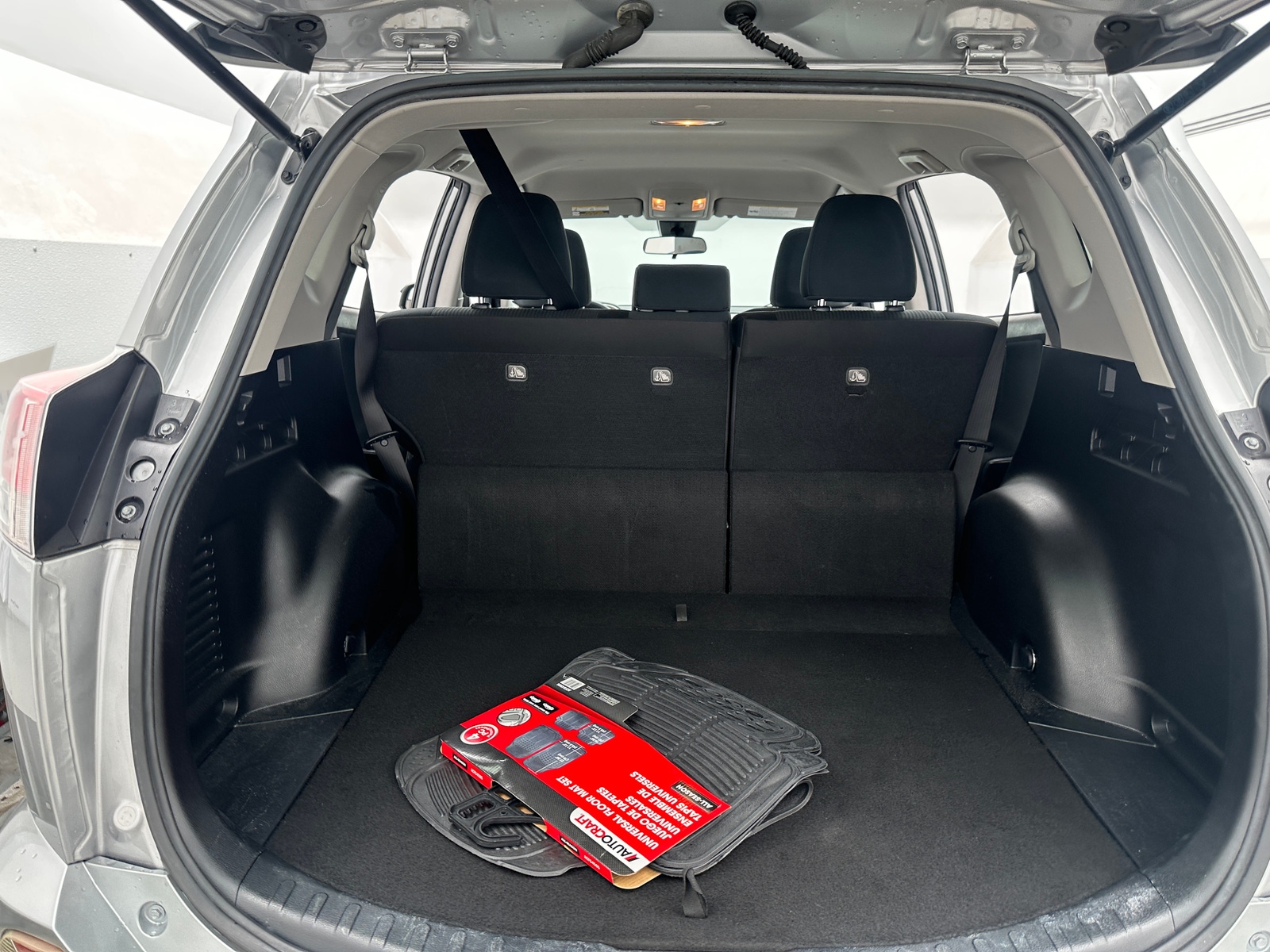 Thumbnail: 2018 Toyota RAV4 - 7