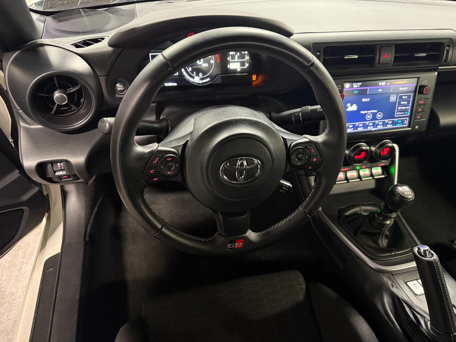 Thumbnail: 2025 Toyota GR86 - 4